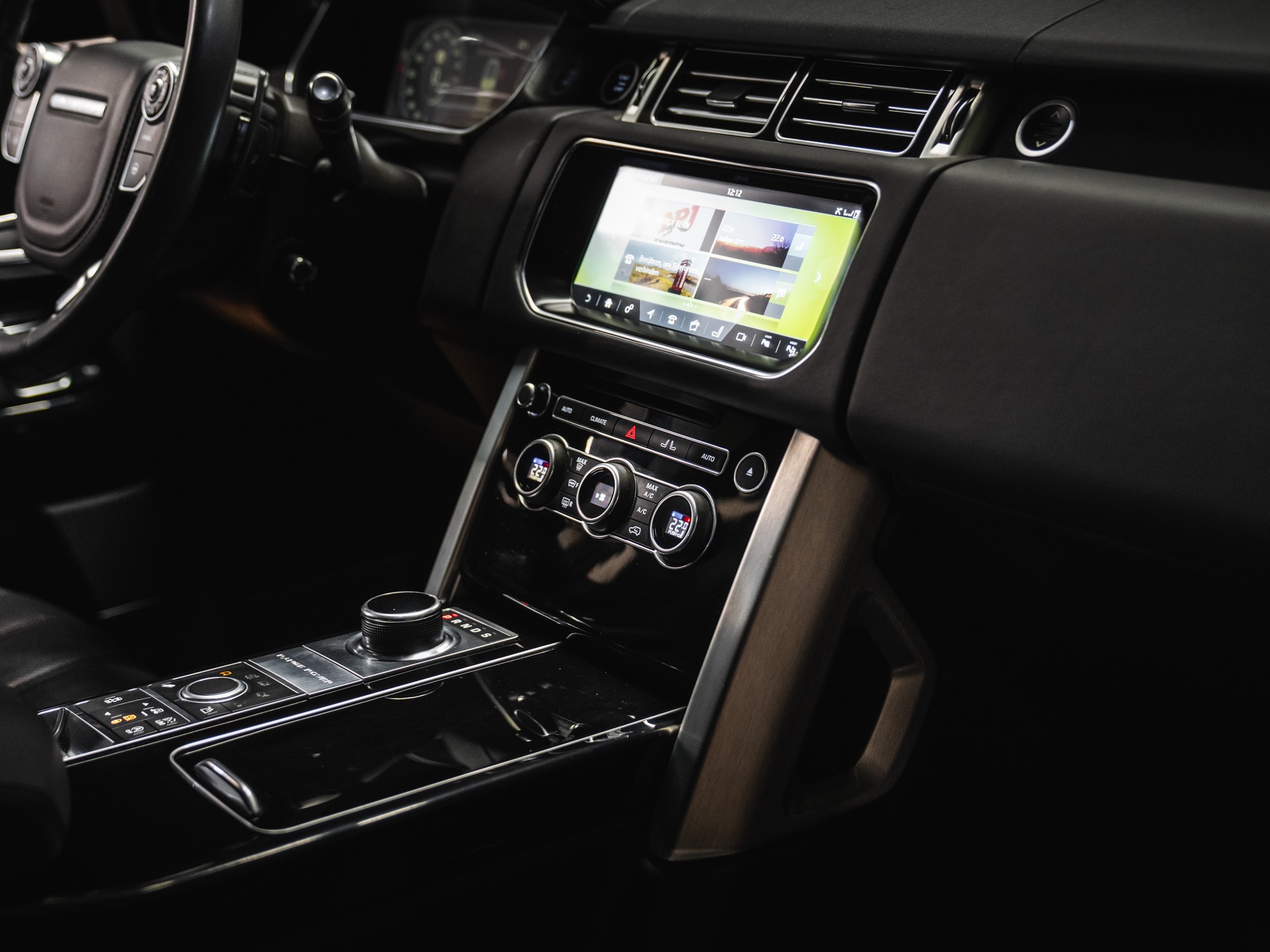 LAND ROVER Range Rover 4.4 SDV8 Vogue Automatic-image-9