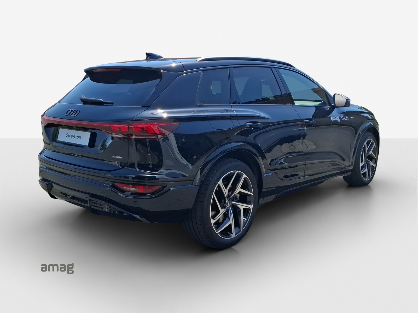 AUDI Q6 e-tron quattro-image-4