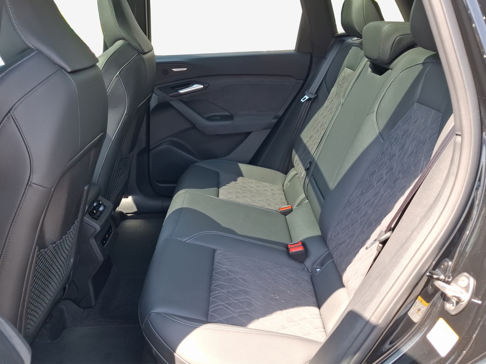 AUDI Q6 e-tron quattro-image-11