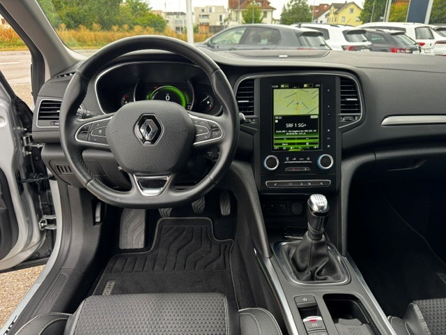 RENAULT Mégane 1.2 16V Turbo Bose-image-5