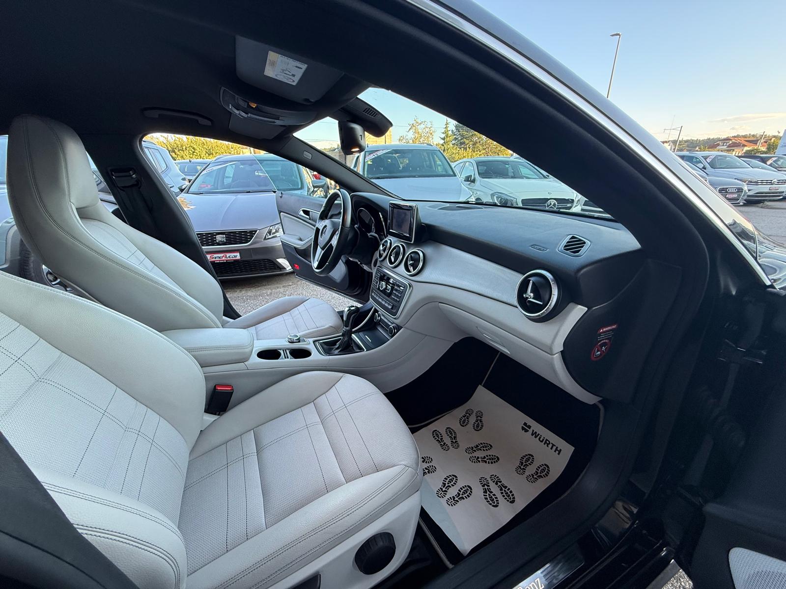 MERCEDES-BENZ CLA 200-image-7