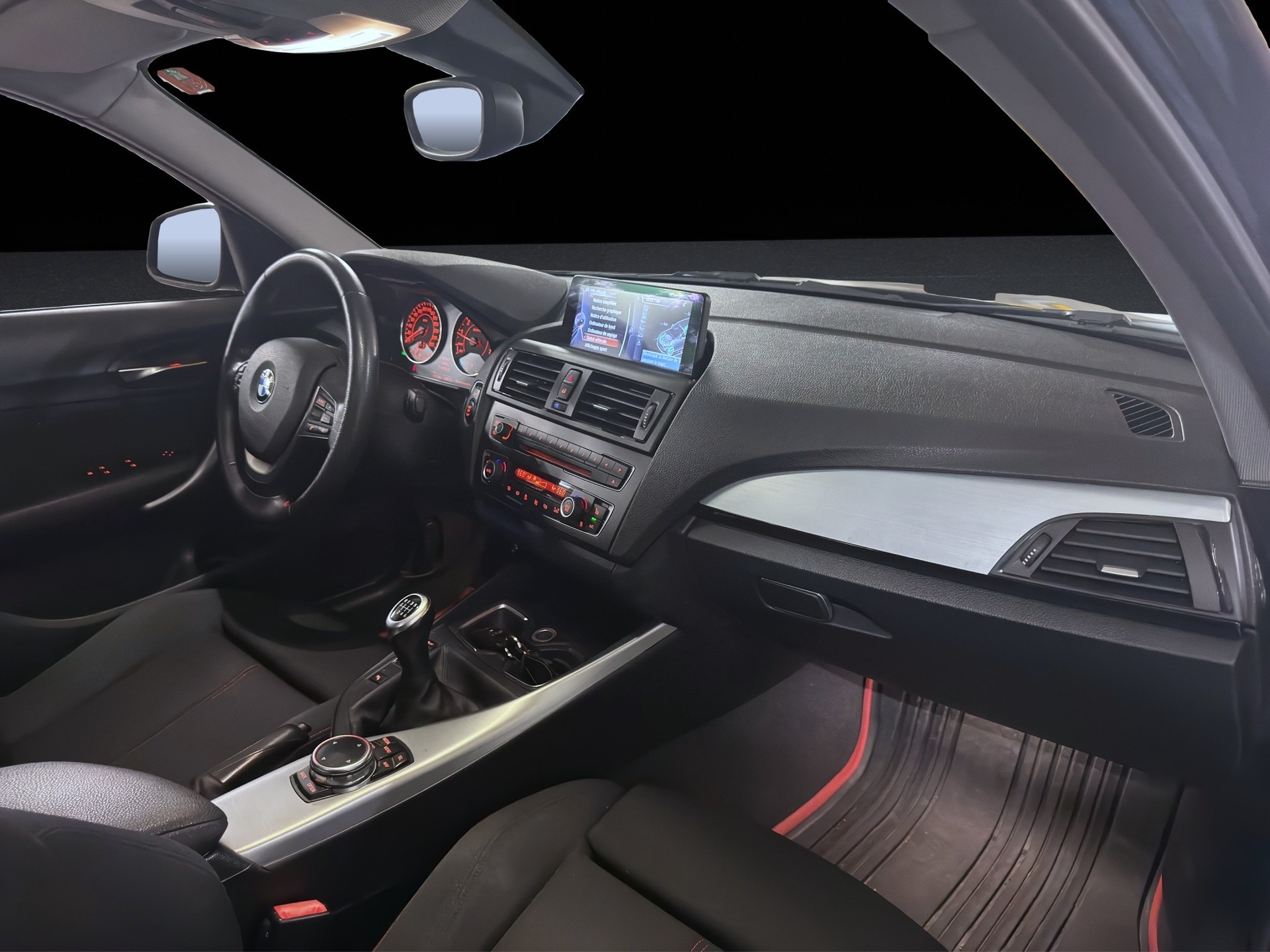 BMW 125i Sport Line-image-12