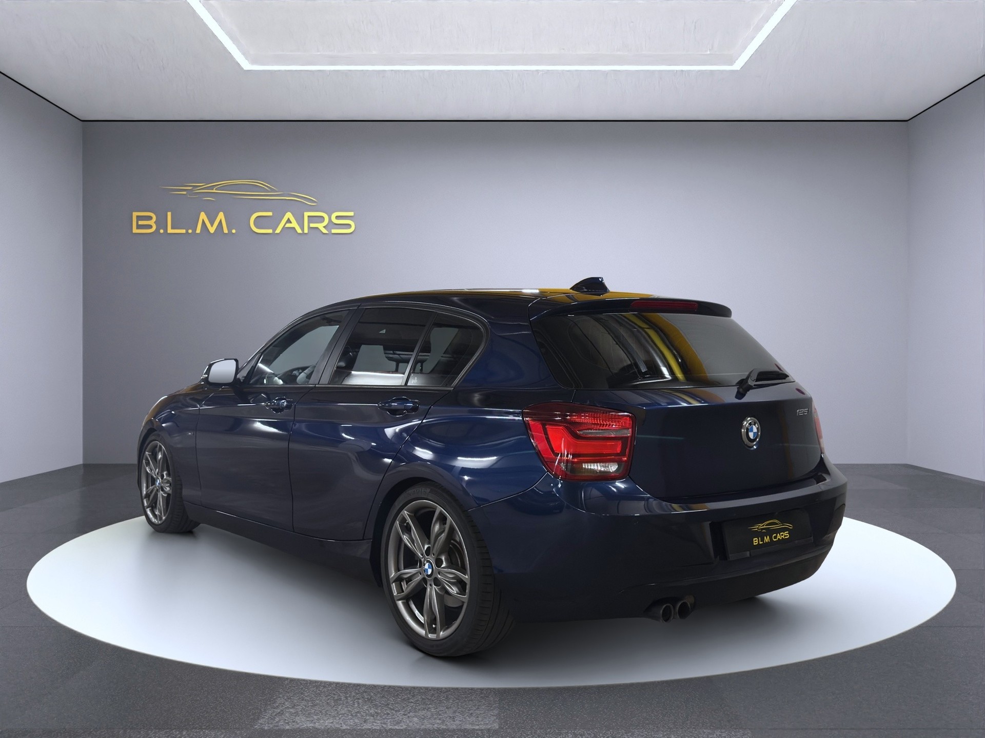 BMW 125i Sport Line-image-4