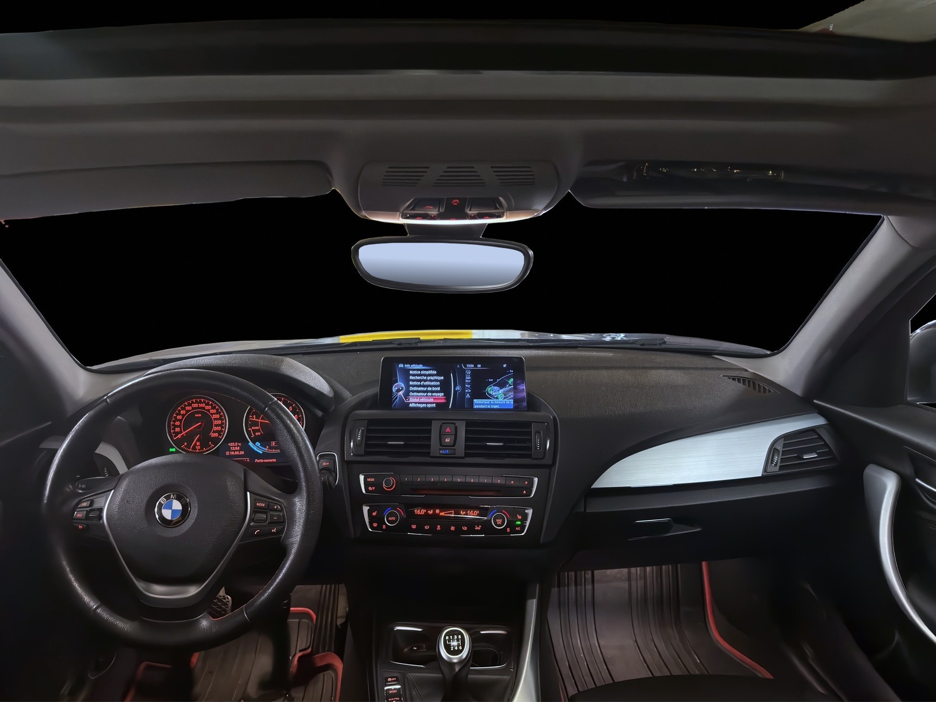 BMW 125i Sport Line-image-11