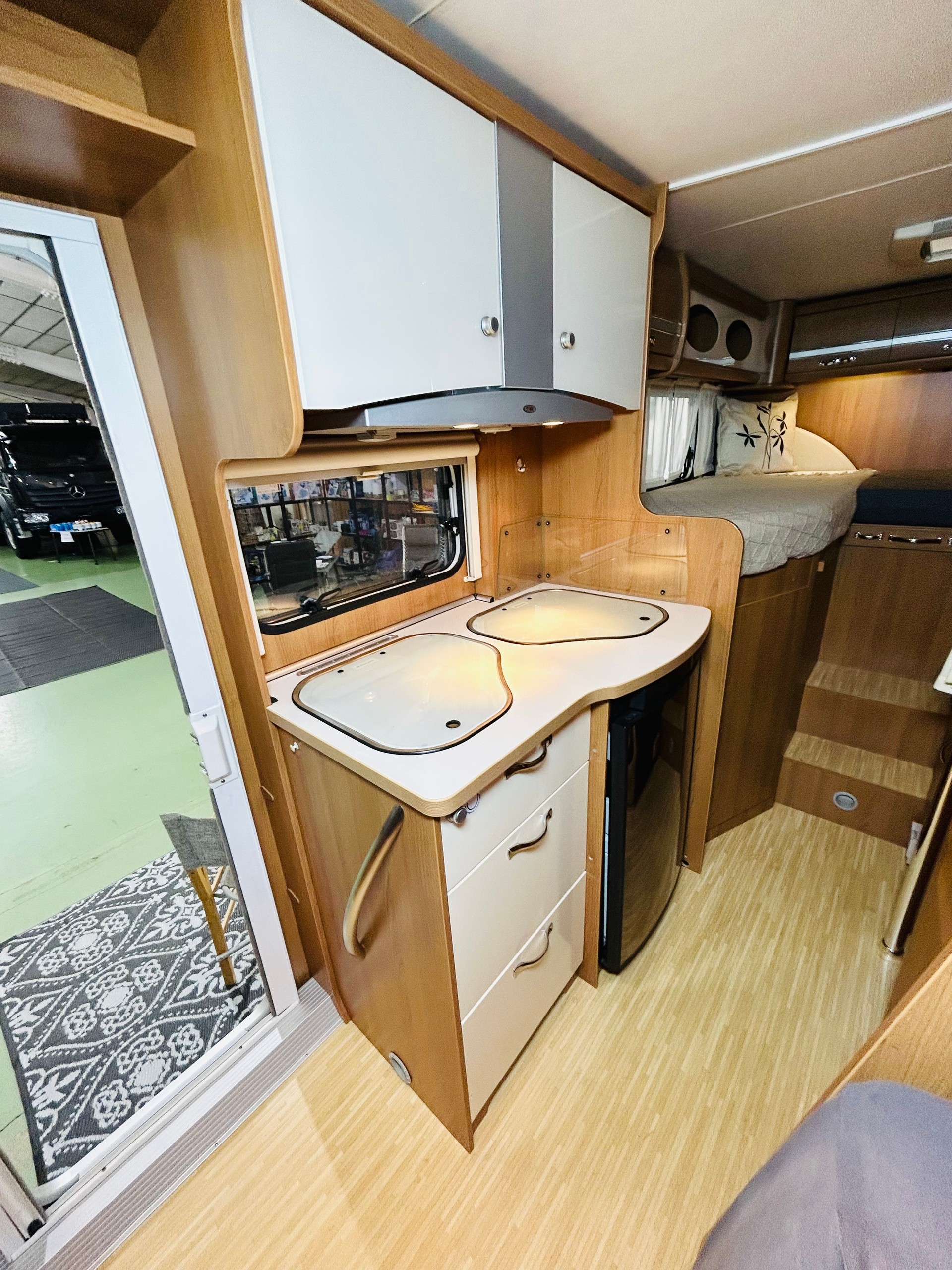 LMC Breezer 654G-image-9