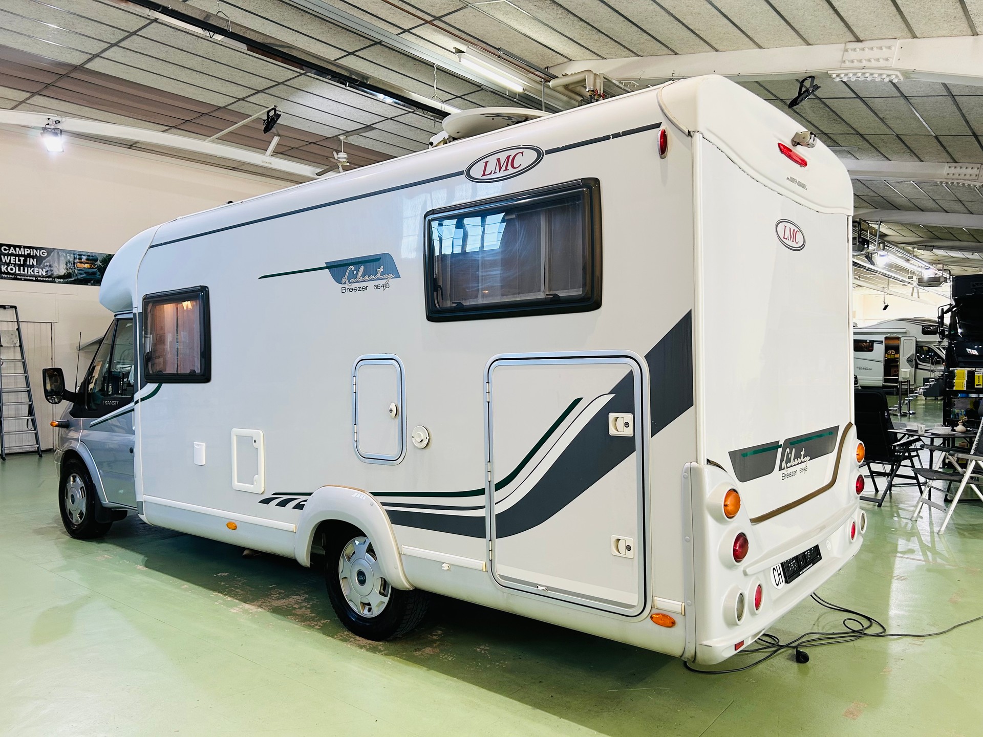 LMC Breezer 654G-showroom-element-2
