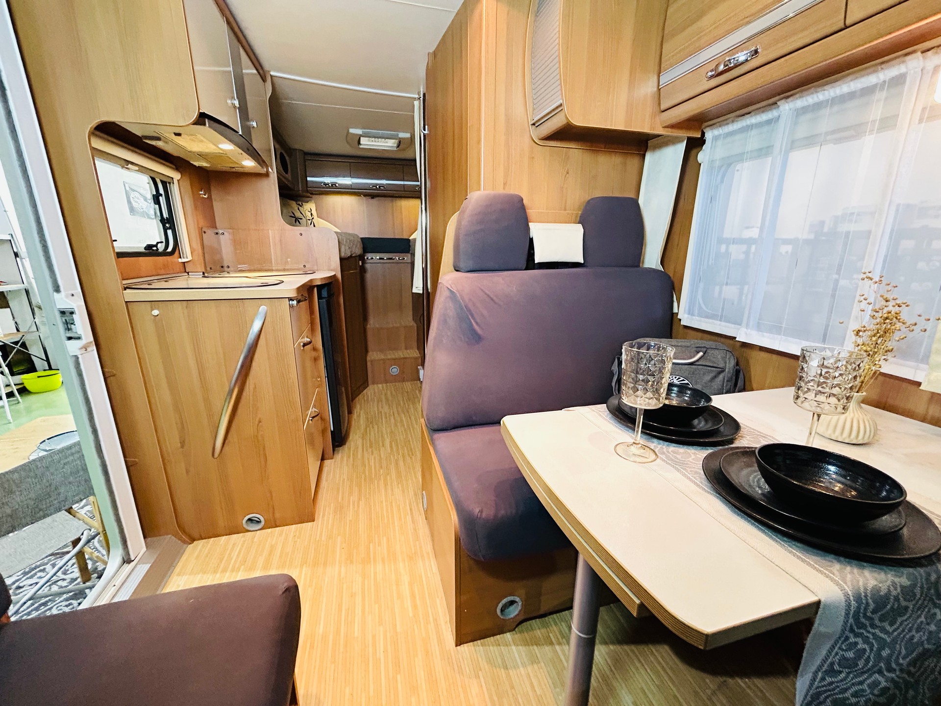 LMC Breezer 654G-image-8