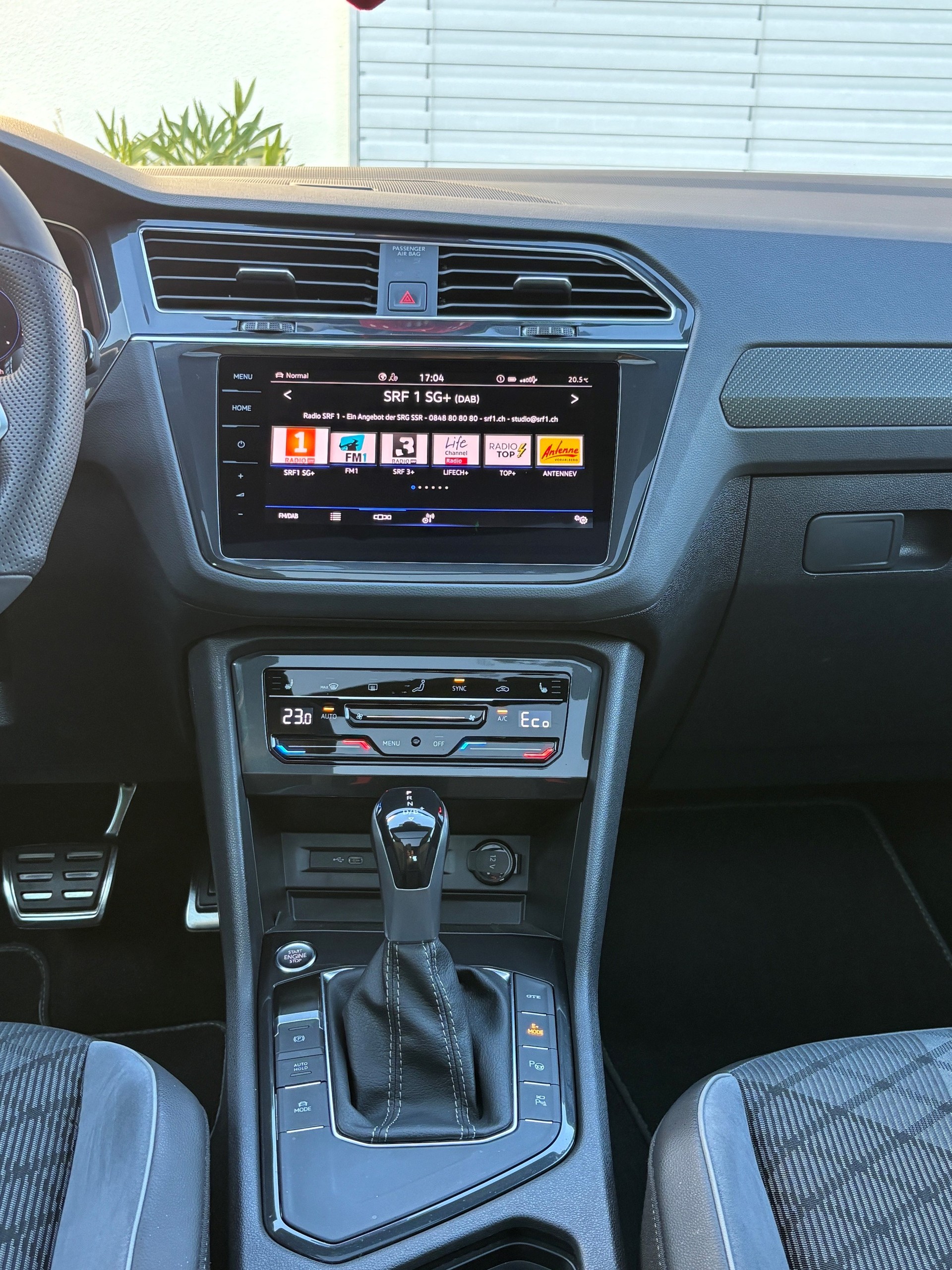 VW Tiguan PHEV R-Line, 245PS, AHK, Pano-image-8