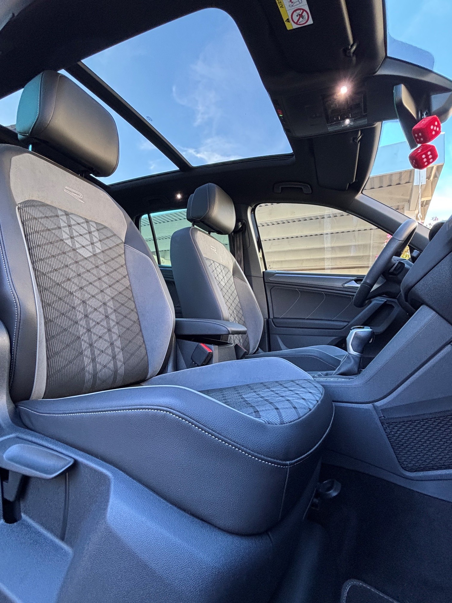VW Tiguan PHEV R-Line, 245PS, AHK, Pano-image-13