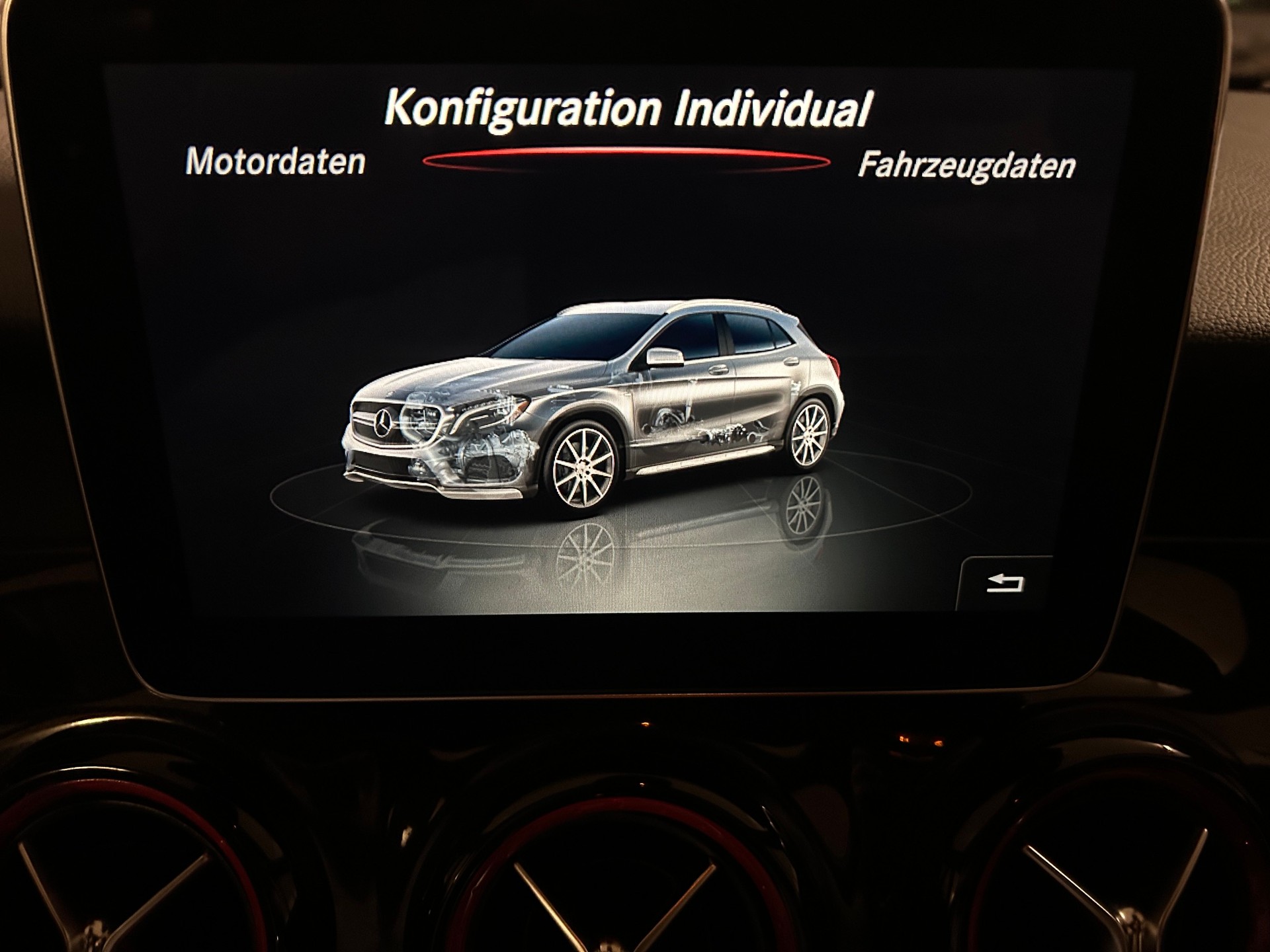 MERCEDES-BENZ GLA 45 AMG 4Matic 7G-DCT -AMG Sportauspuff ohne OPF-AMG Sportfahrwerk--image-18