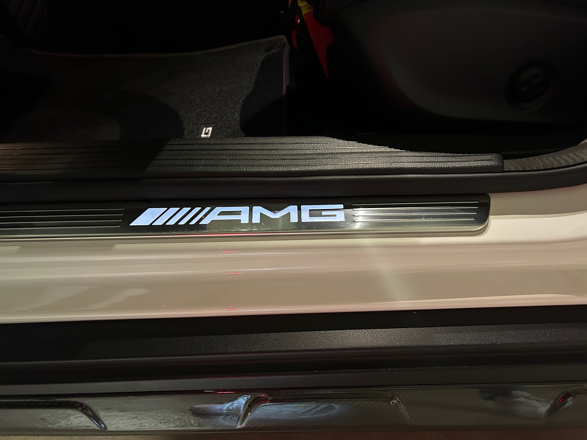 MERCEDES-BENZ GLA 45 AMG 4Matic 7G-DCT -AMG Sportauspuff ohne OPF-AMG Sportfahrwerk--image-10