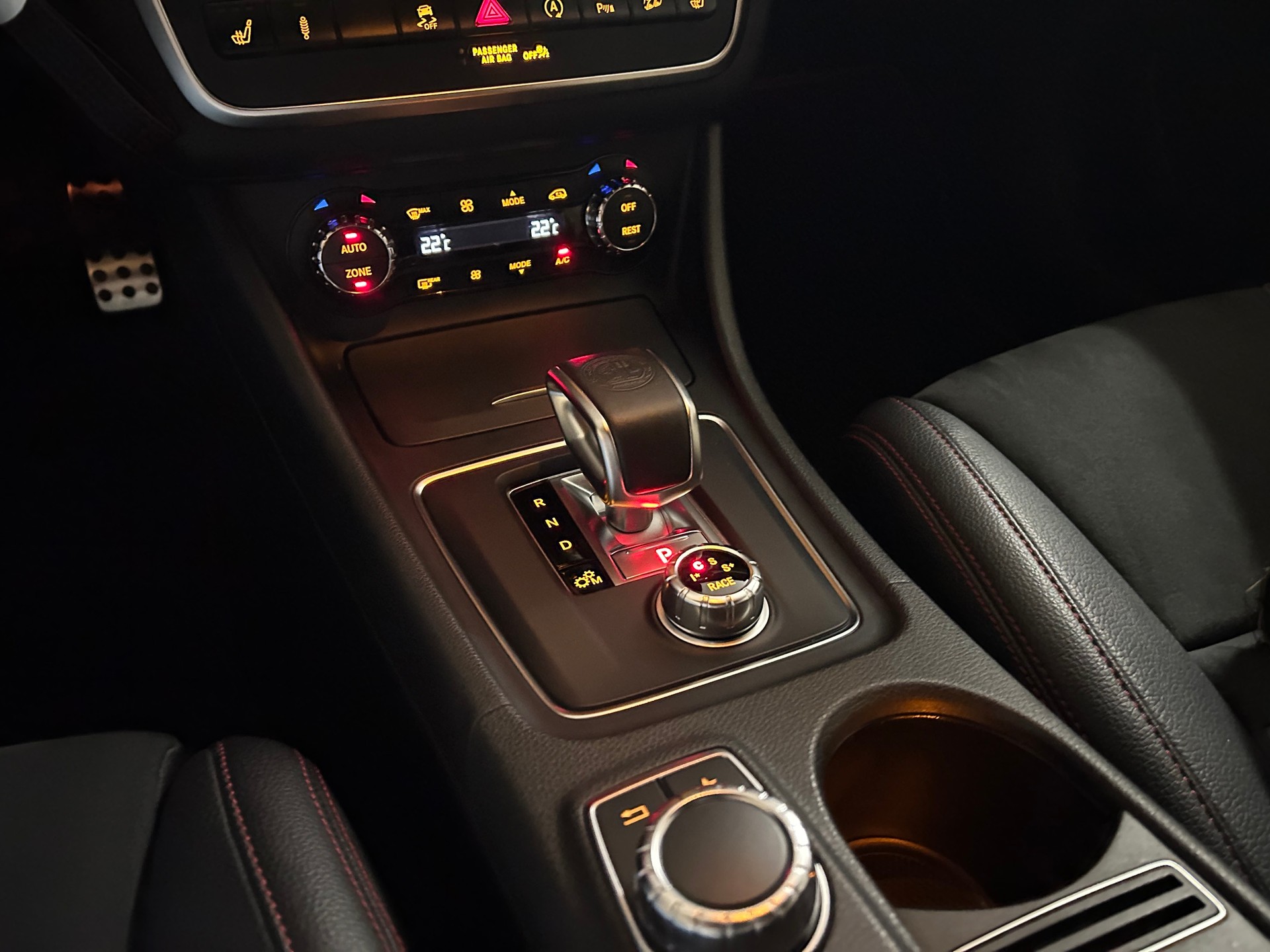 MERCEDES-BENZ GLA 45 AMG 4Matic 7G-DCT -AMG Sportauspuff ohne OPF-AMG Sportfahrwerk--image-22