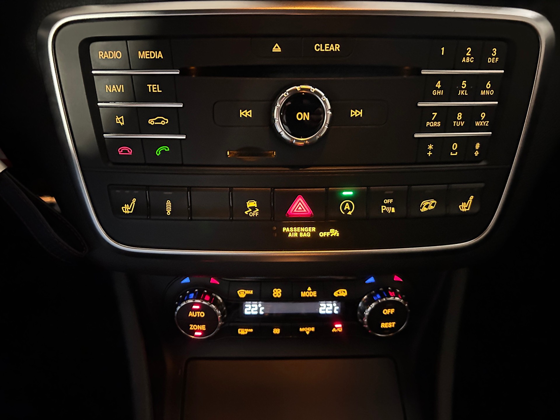 MERCEDES-BENZ GLA 45 AMG 4Matic 7G-DCT -AMG Sportauspuff ohne OPF-AMG Sportfahrwerk--image-21