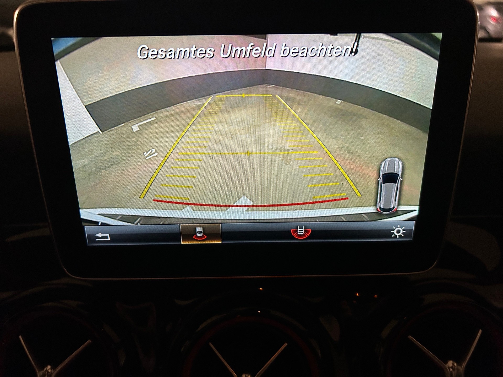 MERCEDES-BENZ GLA 45 AMG 4Matic 7G-DCT -AMG Sportauspuff ohne OPF-AMG Sportfahrwerk--image-15