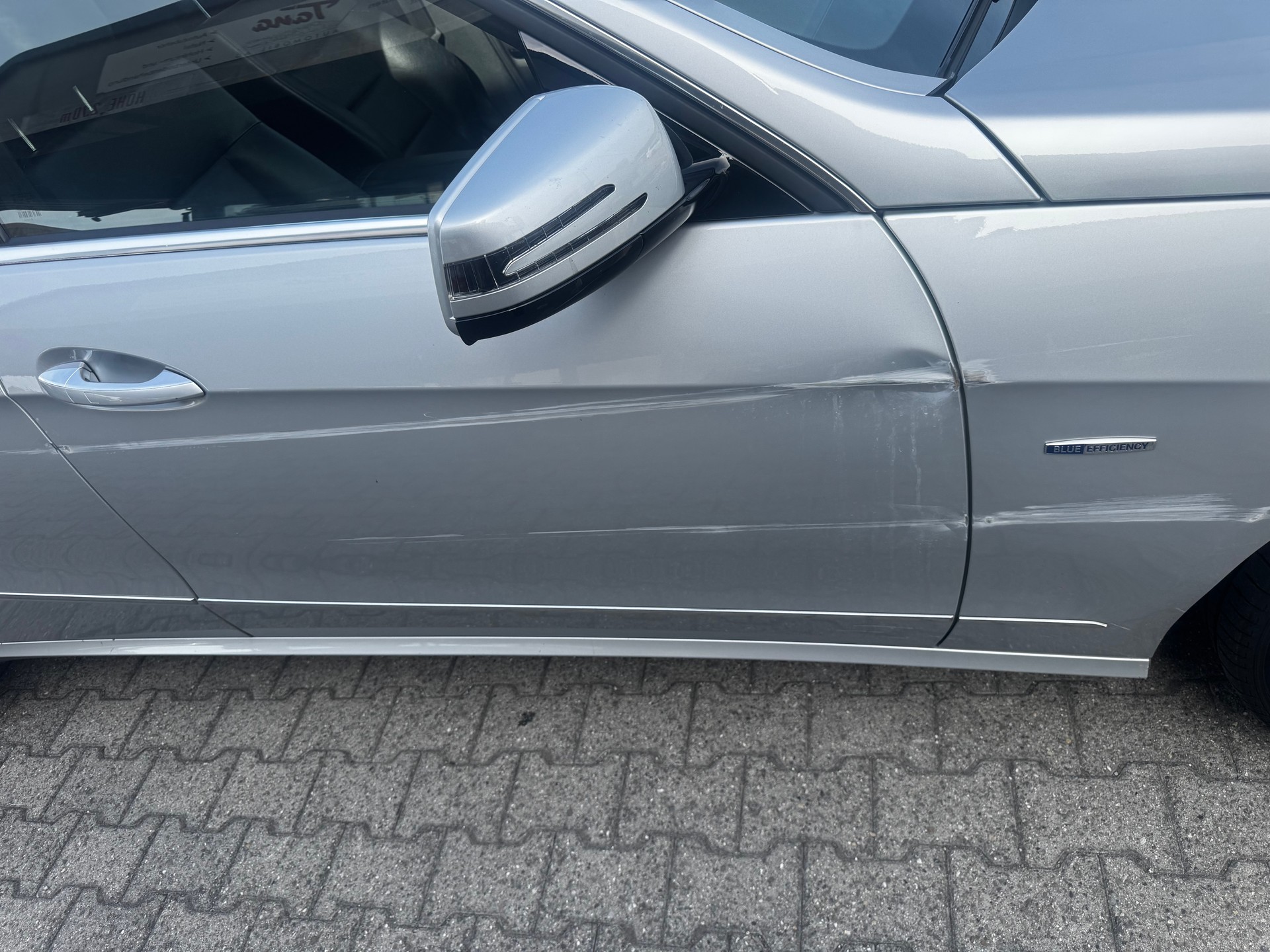 MERCEDES-BENZ E 350 CGI BlueEff. Avantgarde 4Matic 7G-Tronic-image-12
