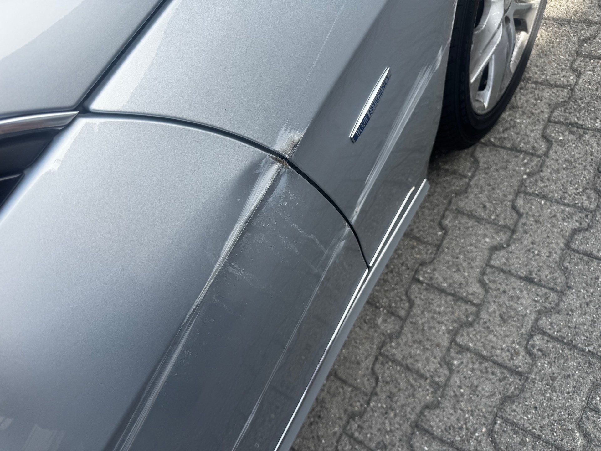 MERCEDES-BENZ E 350 CGI BlueEff. Avantgarde 4Matic 7G-Tronic-image-10