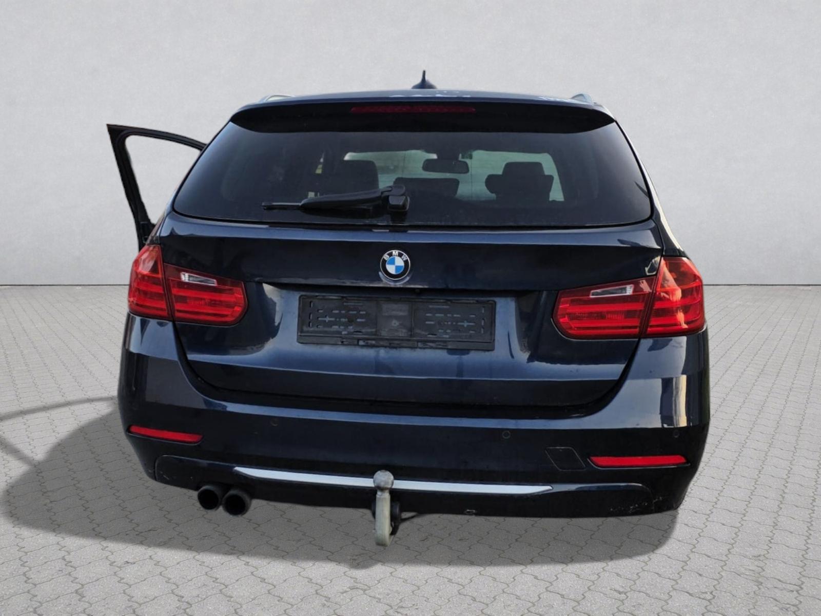 BMW 335d xDrive Touring Steptronic-image-9