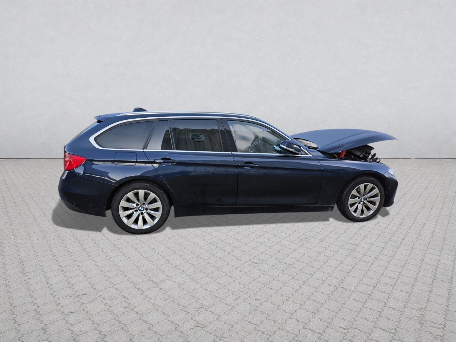 BMW 335d xDrive Touring Steptronic-image-8