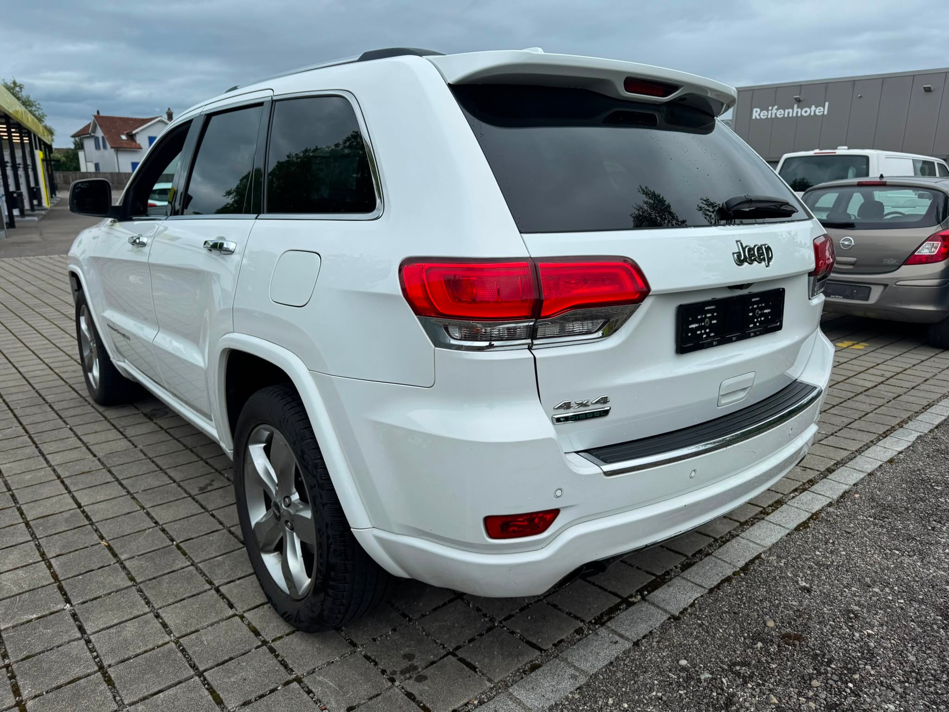 JEEP Grand Cherokee 3.0 CRD Limited Automatic-image-5