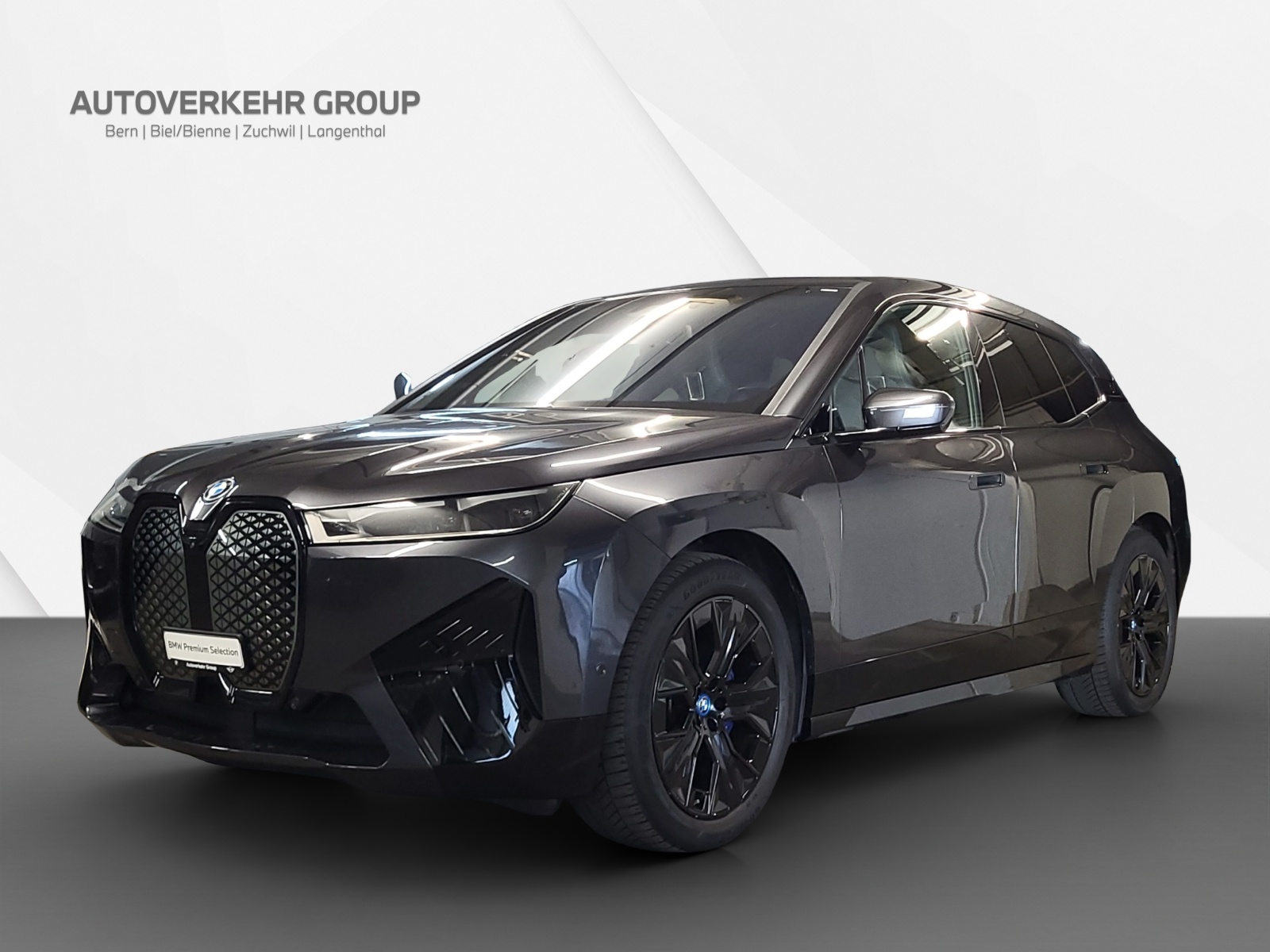 BMW iX xDrive40-image-0