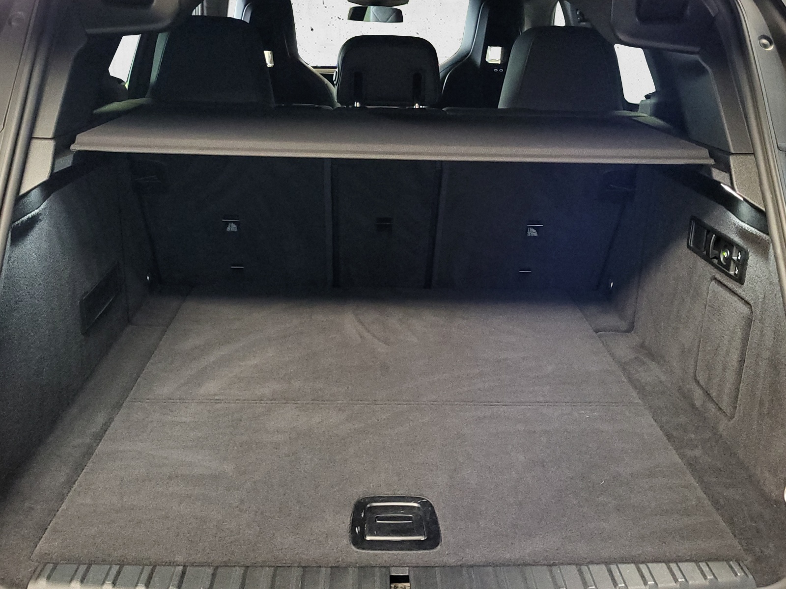BMW iX xDrive40-image-19