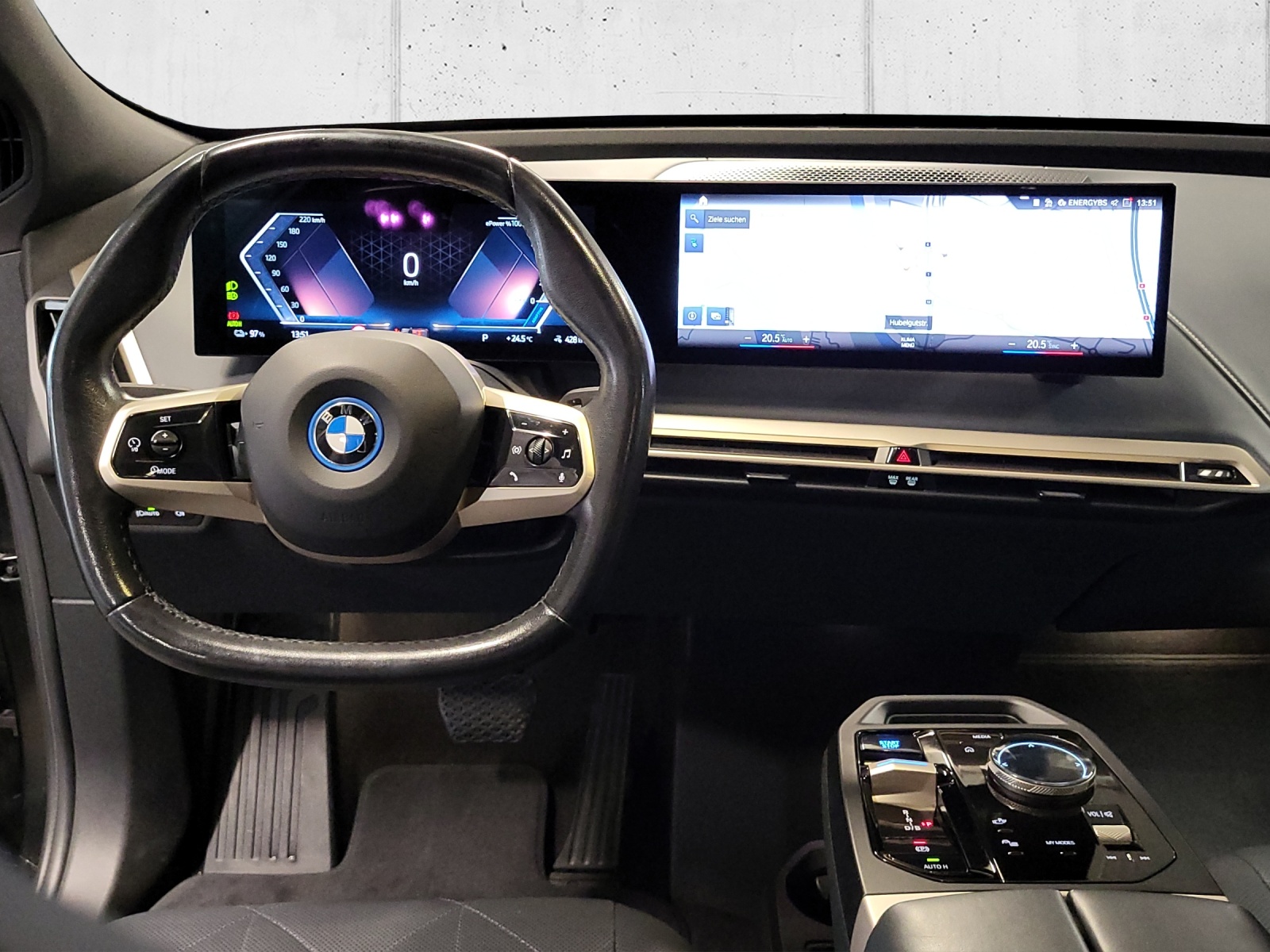 BMW iX xDrive40-image-11