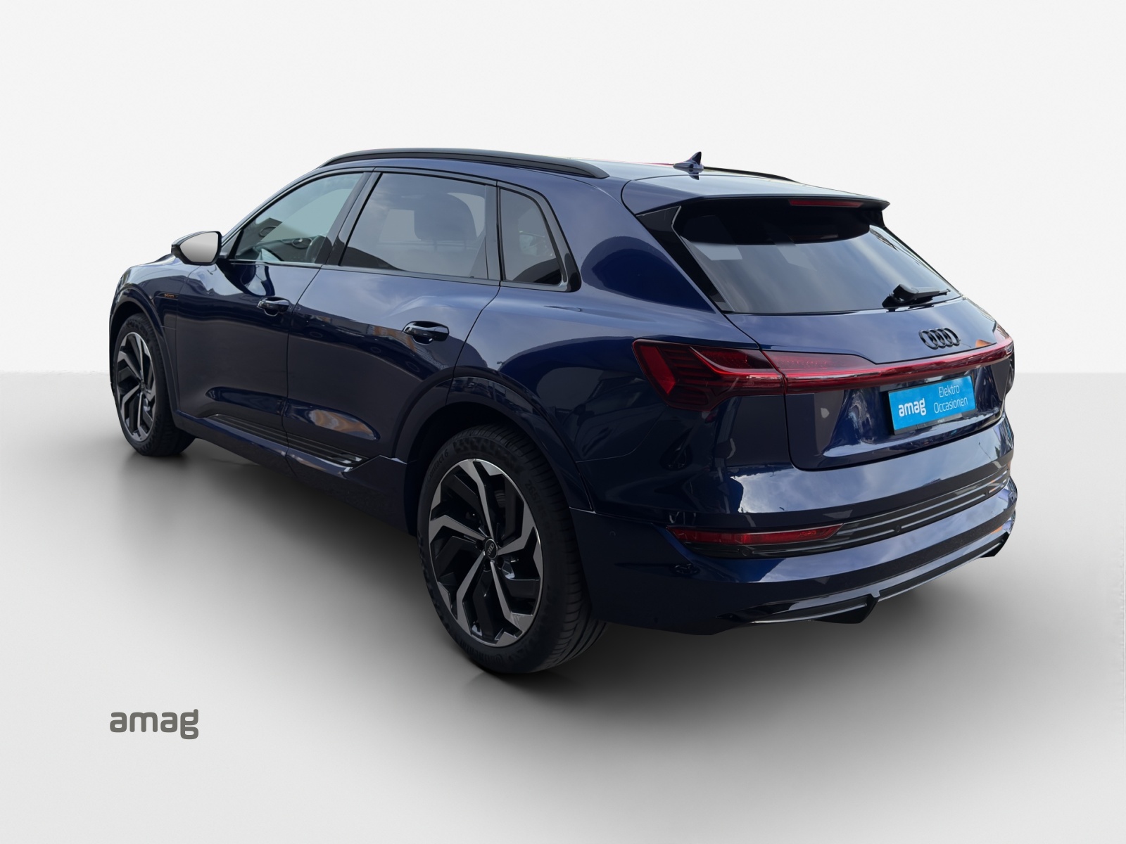 AUDI e-tron 55 S Line Black Edition quattro-image-2