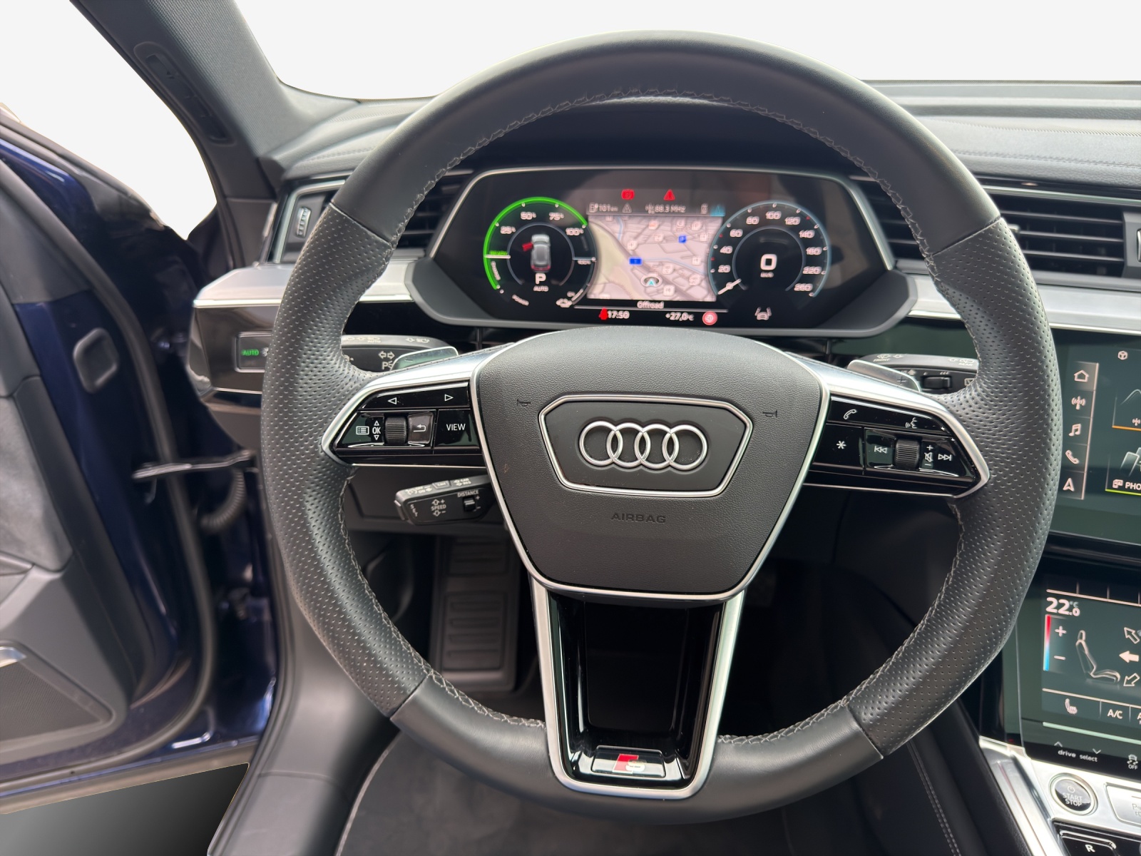 AUDI e-tron 55 S Line Black Edition quattro-image-9