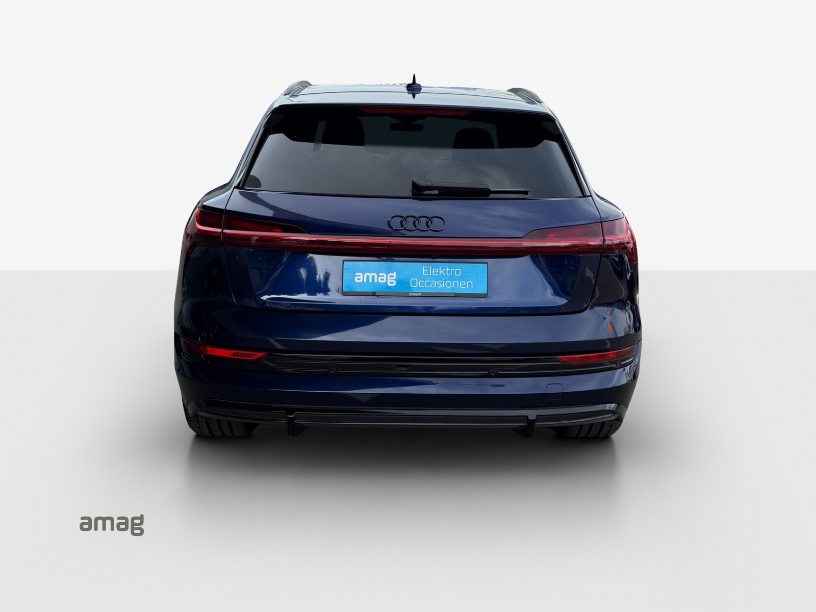 AUDI e-tron 55 S Line Black Edition quattro-image-3