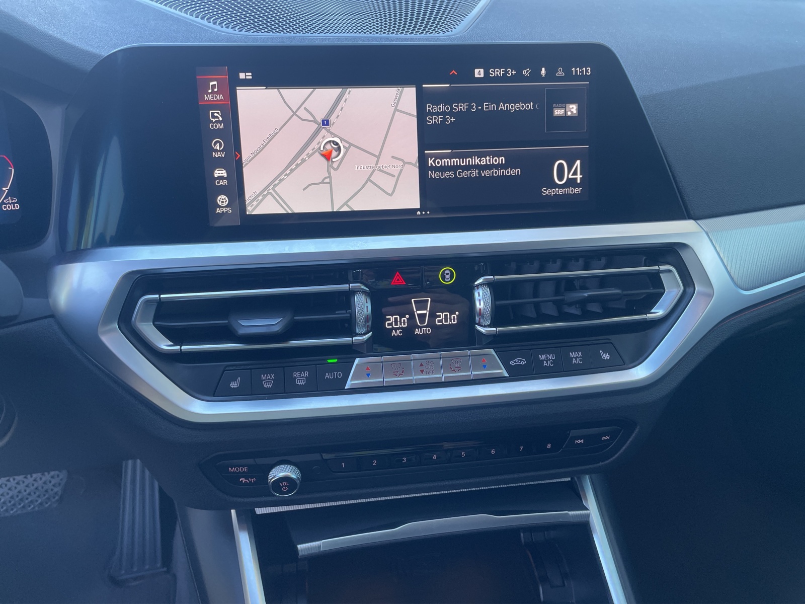 BMW 320d xDrive 48V Touring-image-11