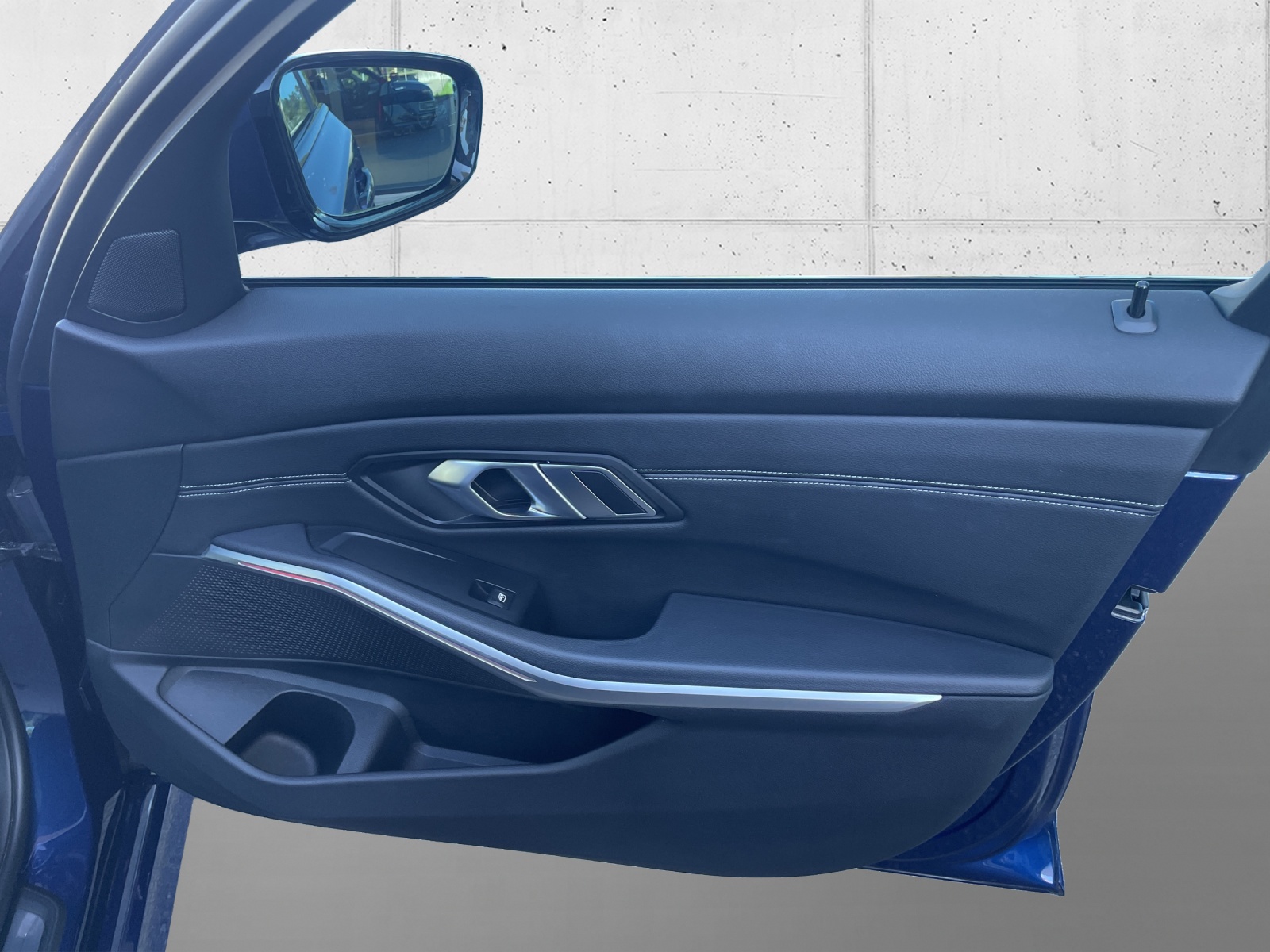 BMW 320d xDrive 48V Touring-image-18