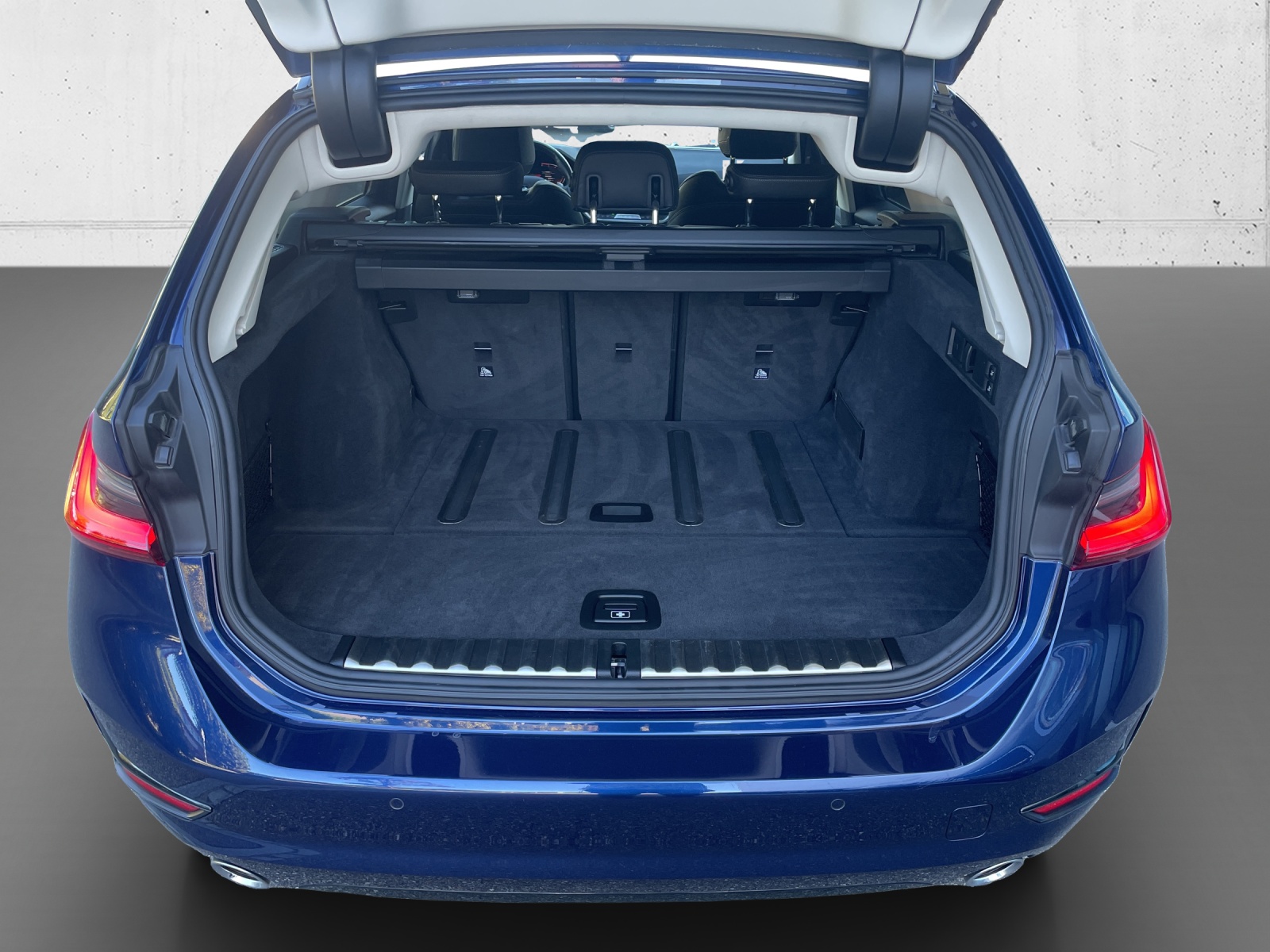 BMW 320d xDrive 48V Touring-image-15