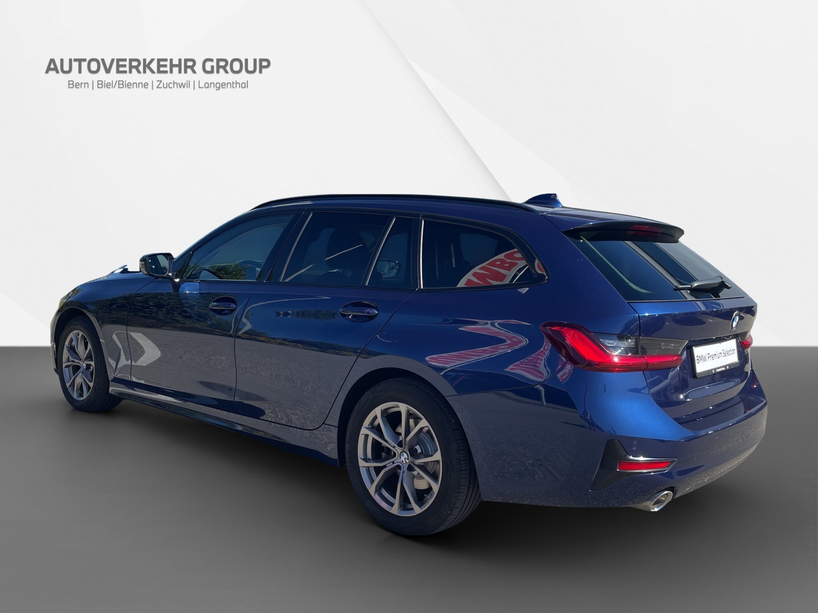 BMW 320d xDrive 48V Touring-image-3