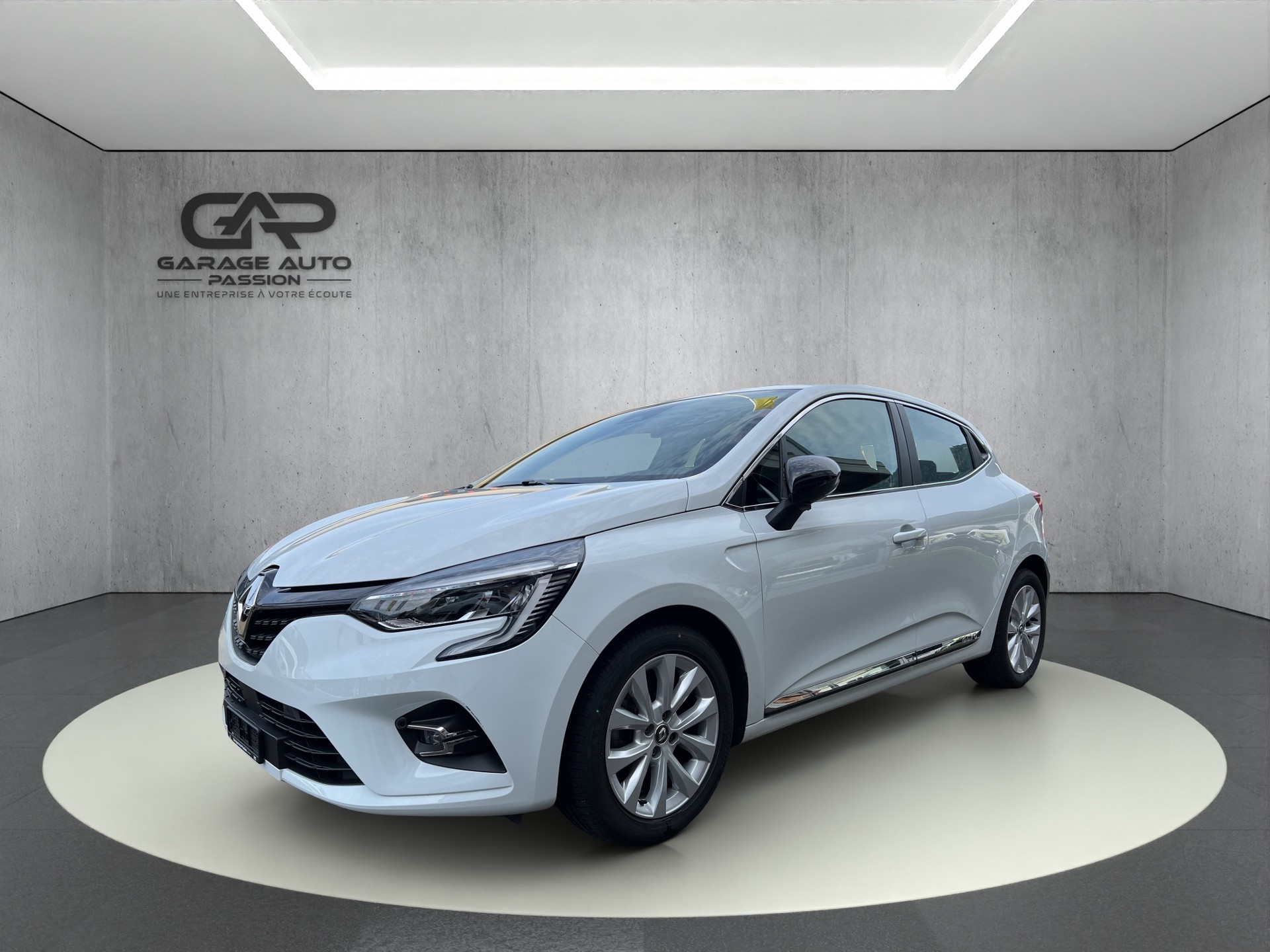 RENAULT Clio 1.0 Intens-image-2