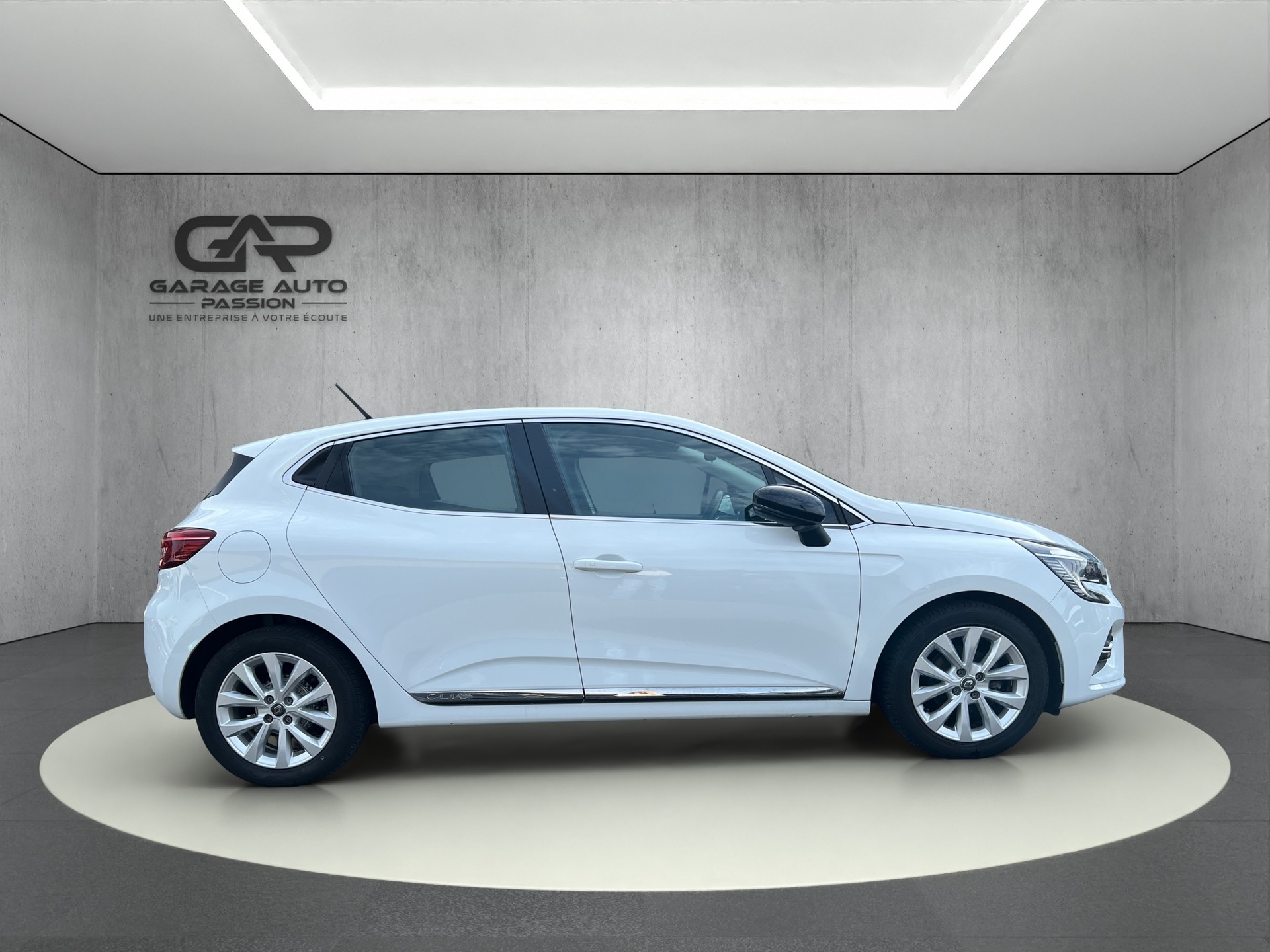 RENAULT Clio 1.0 Intens-image-5