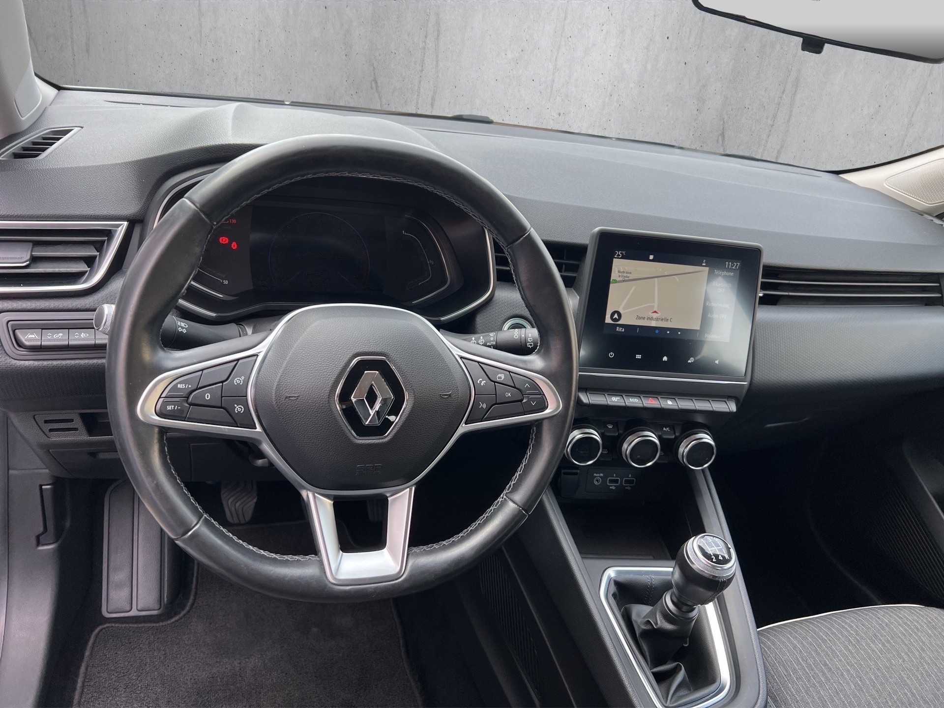 RENAULT Clio 1.0 Intens-image-11