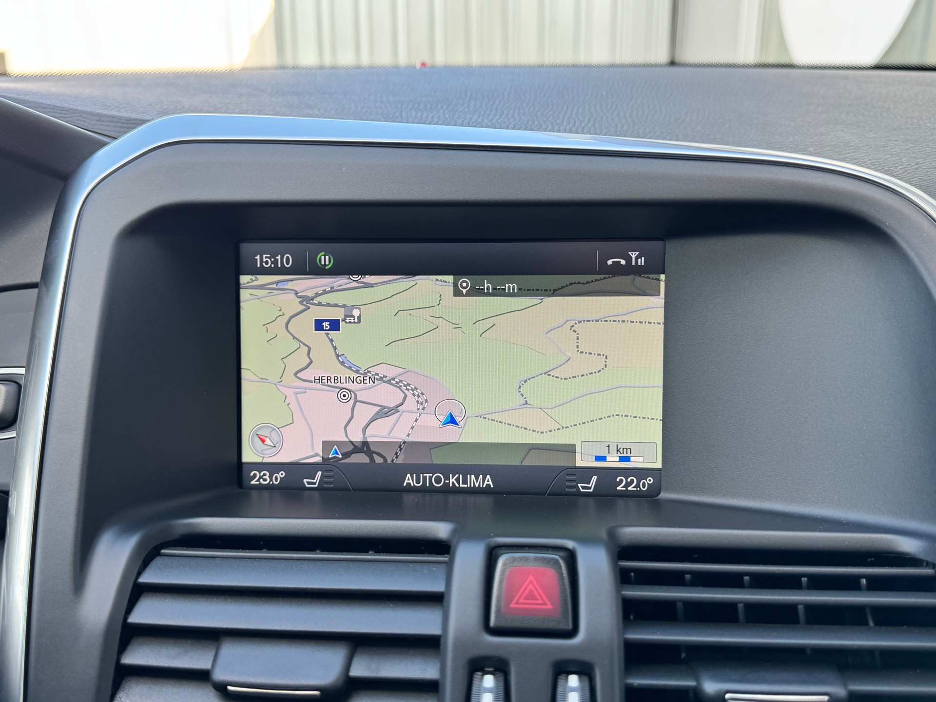 VOLVO XC60 D5 AWD Summum+Aut+Leder mit Memory+Sitzheizung+Navi+Bluettooth+Rückfahrkamera+18"Alu+Winterräder+frisch ab MFK/Service+-image-18