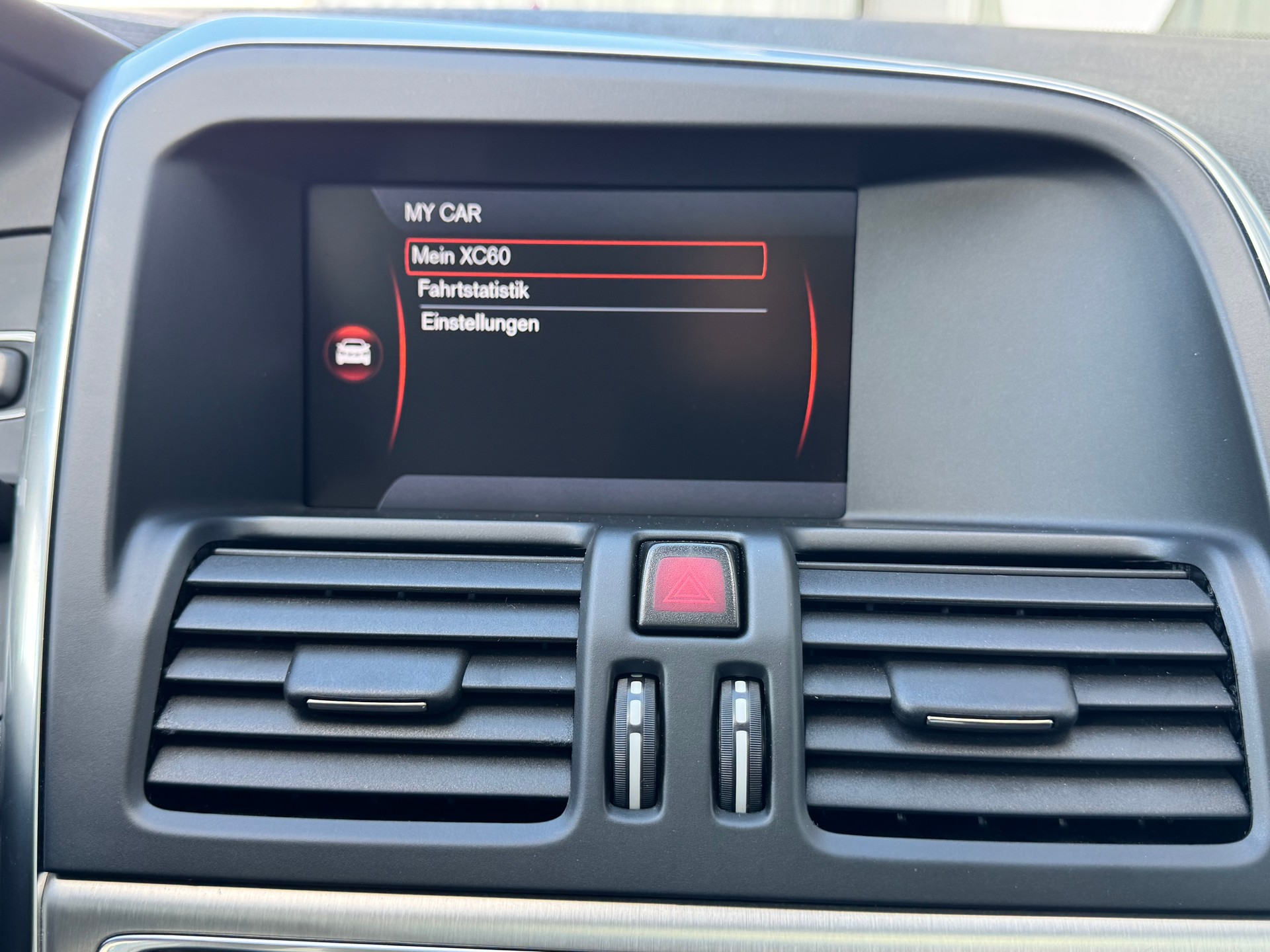 VOLVO XC60 D5 AWD Summum+Aut+Leder mit Memory+Sitzheizung+Navi+Bluettooth+Rückfahrkamera+18"Alu+Winterräder+frisch ab MFK/Service+-image-22