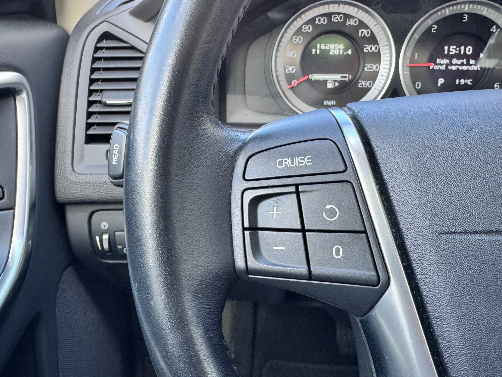 VOLVO XC60 D5 AWD Summum+Aut+Leder mit Memory+Sitzheizung+Navi+Bluettooth+Rückfahrkamera+18"Alu+Winterräder+frisch ab MFK/Service+-image-14