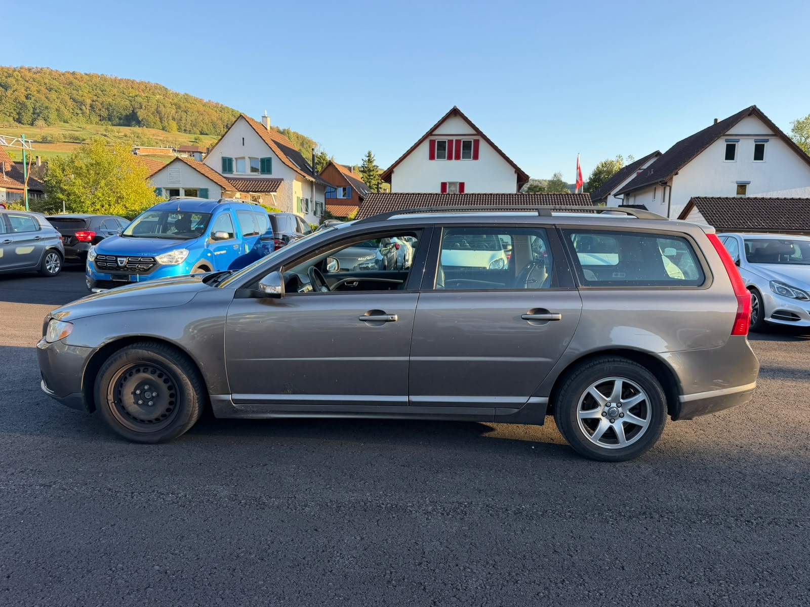 VOLVO V70 2.4D Kinetic Geartronic-image-1
