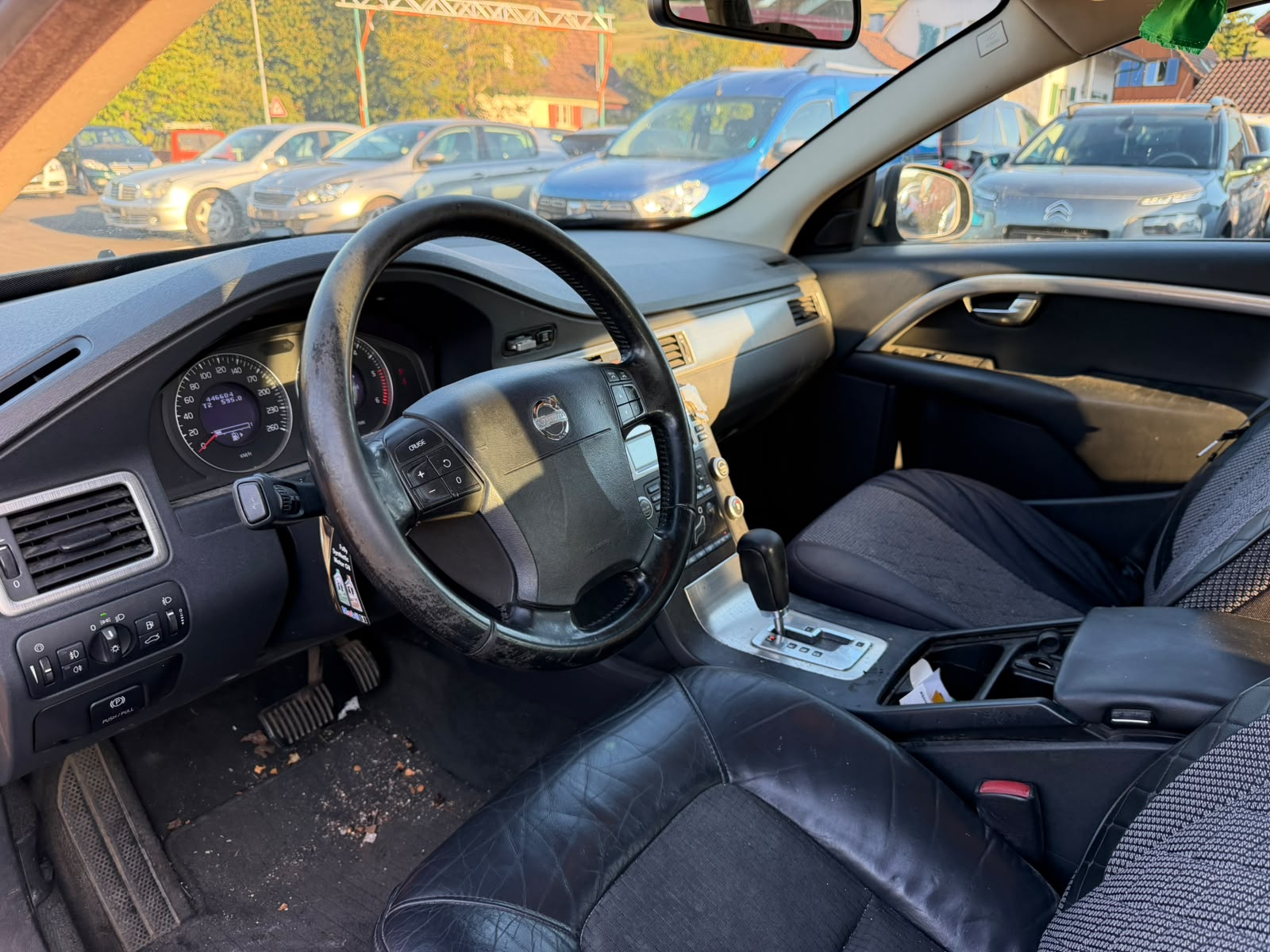 VOLVO V70 2.4D Kinetic Geartronic-image-9