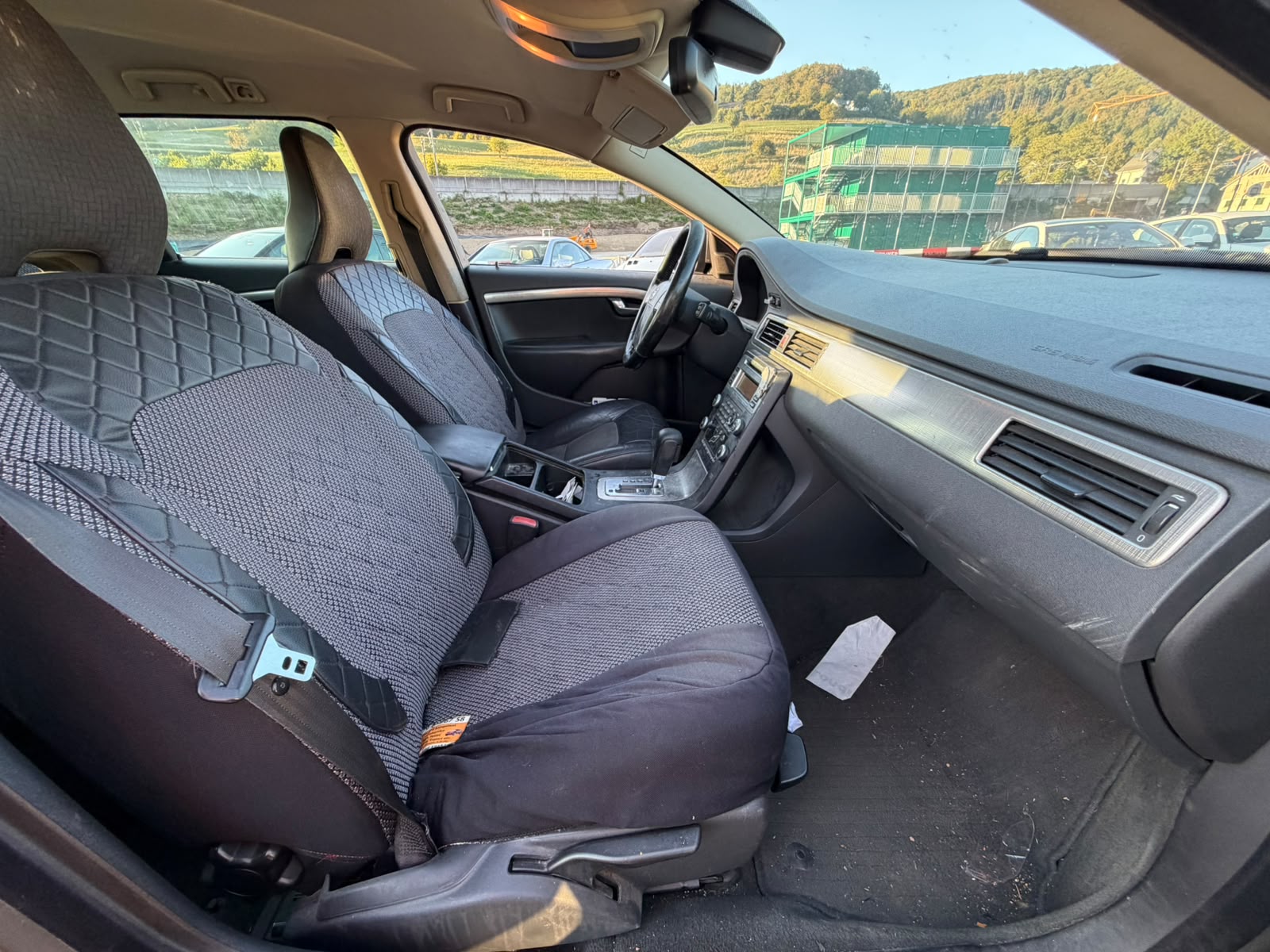 VOLVO V70 2.4D Kinetic Geartronic-image-16