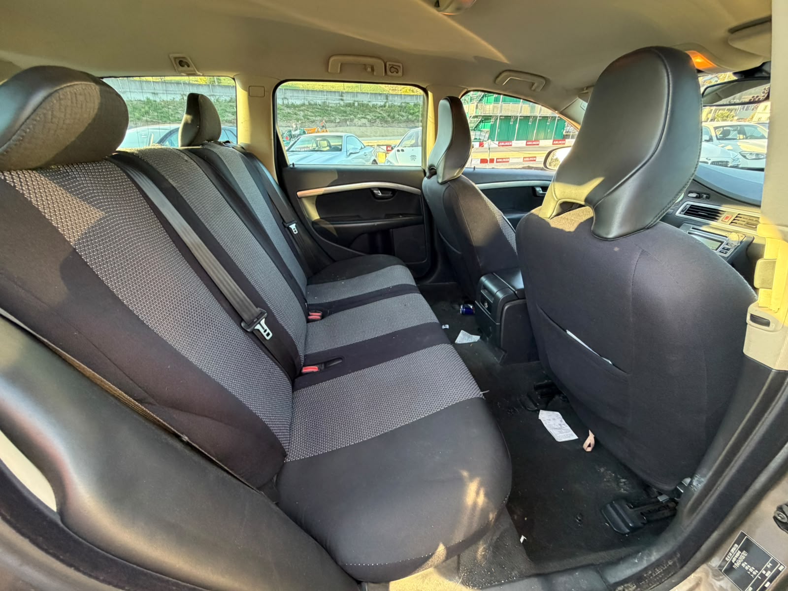 VOLVO V70 2.4D Kinetic Geartronic-image-17