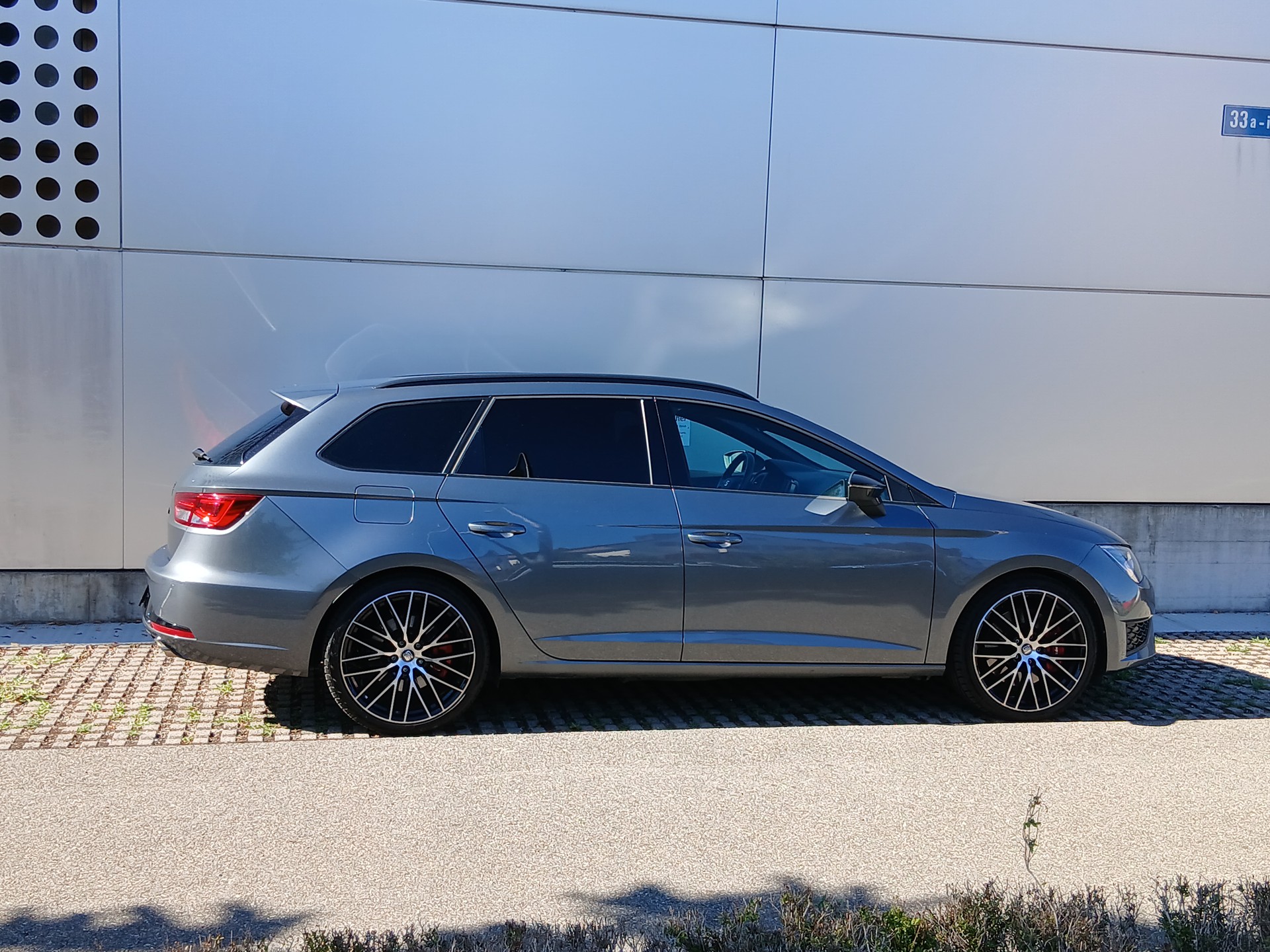 SEAT Leon ST 2.0 TSI Cupra 290-image-2