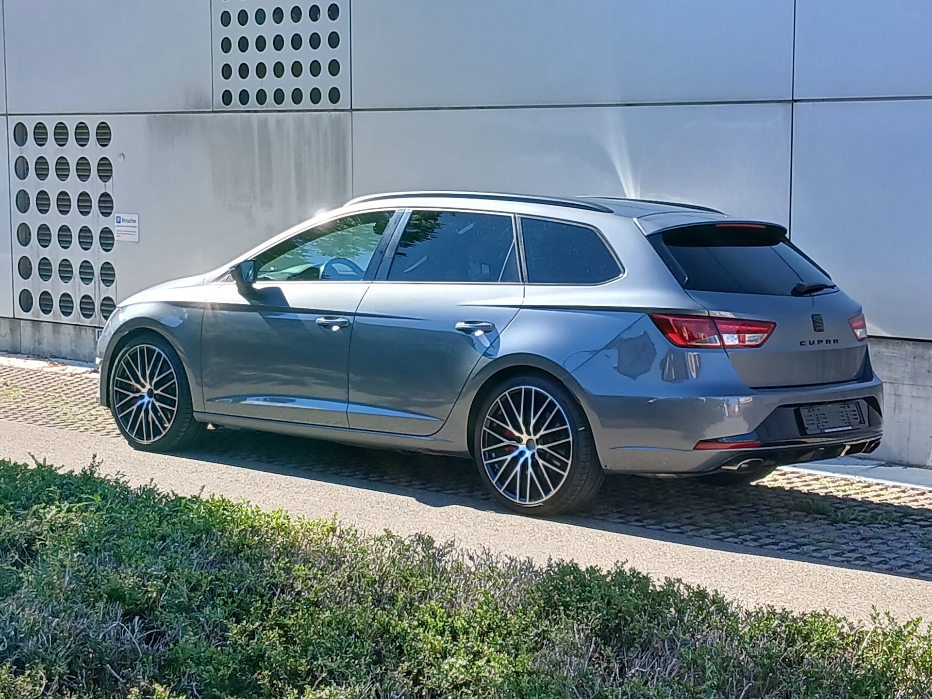 SEAT Leon ST 2.0 TSI Cupra 290-image-3