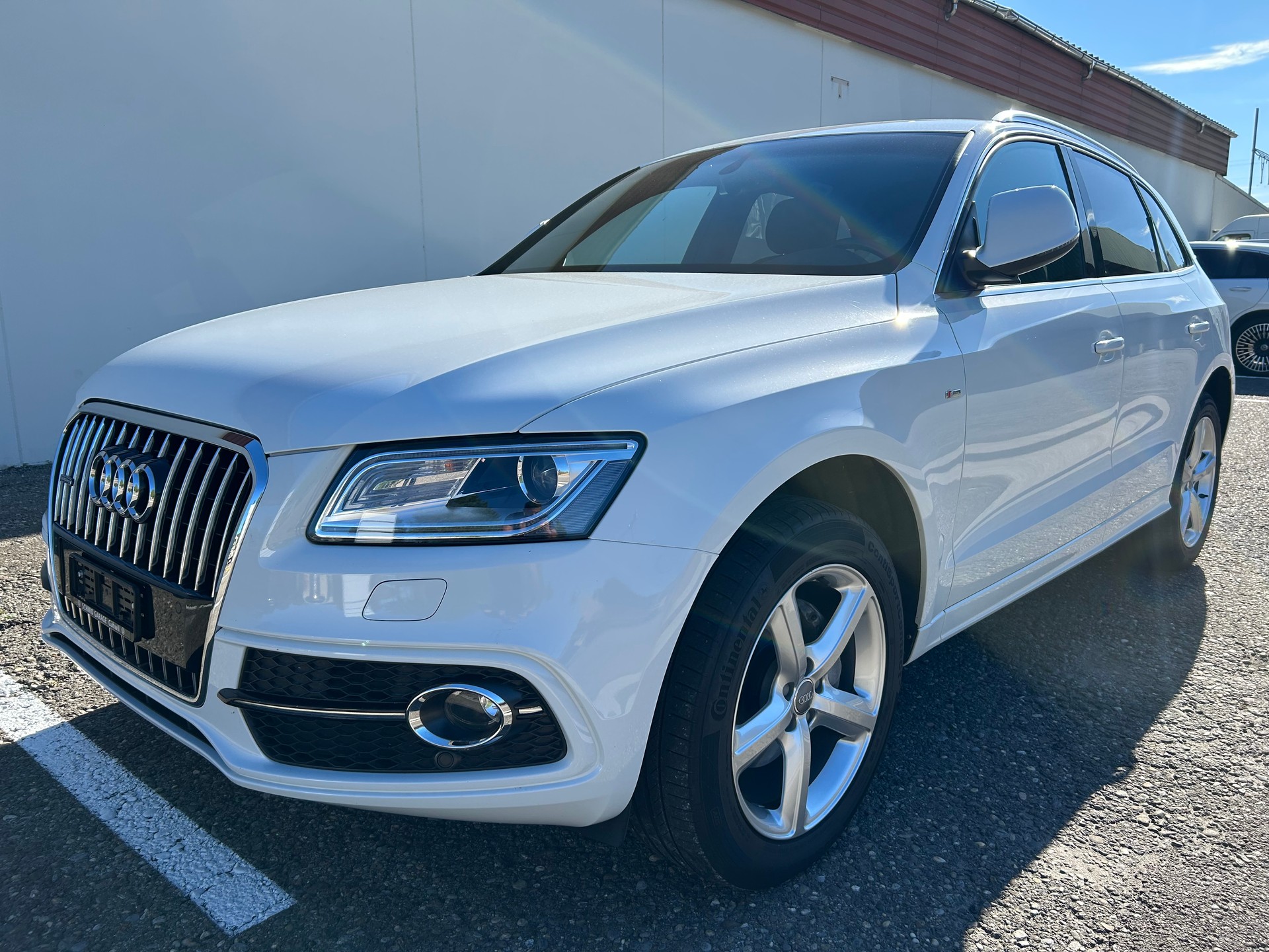 AUDI Q5 2.0 TDI quattro S-tronic-image-1
