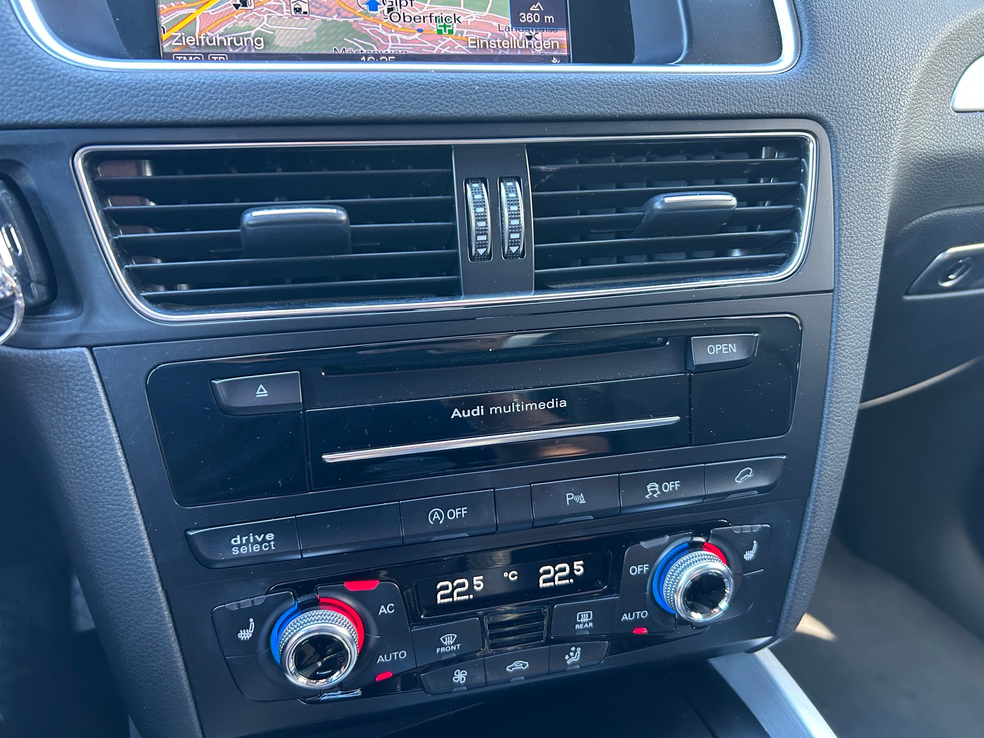 AUDI Q5 2.0 TDI quattro S-tronic-image-11