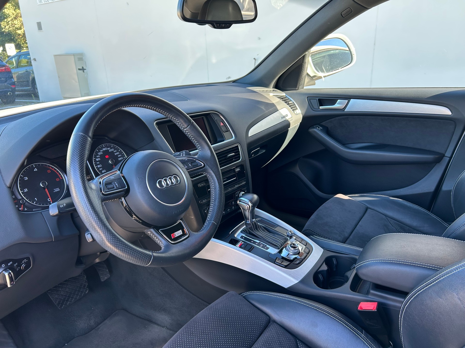 AUDI Q5 2.0 TDI quattro S-tronic-image-5