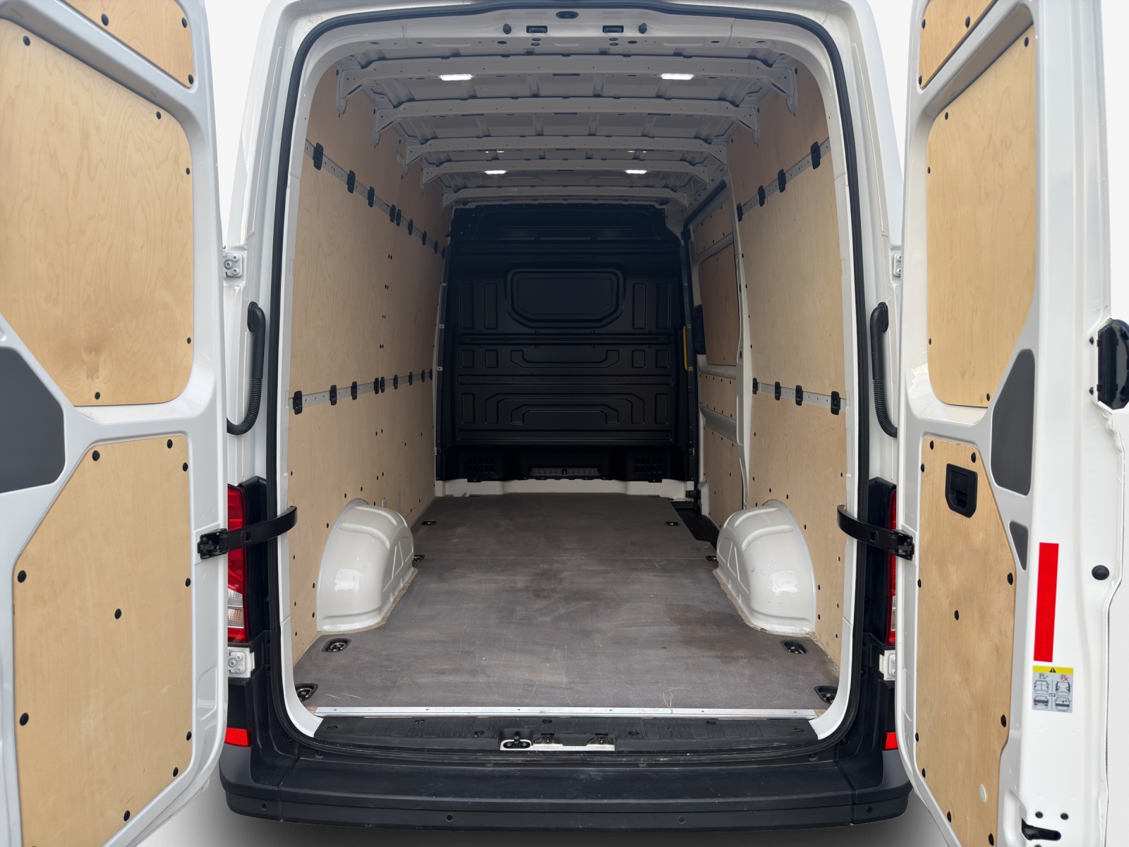 VW Crafter 35 2.0 TDI Entry L3 A-image-12
