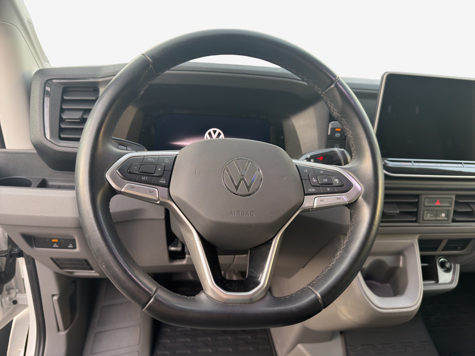 VW Crafter 35 2.0 TDI Entry L3 A-image-9